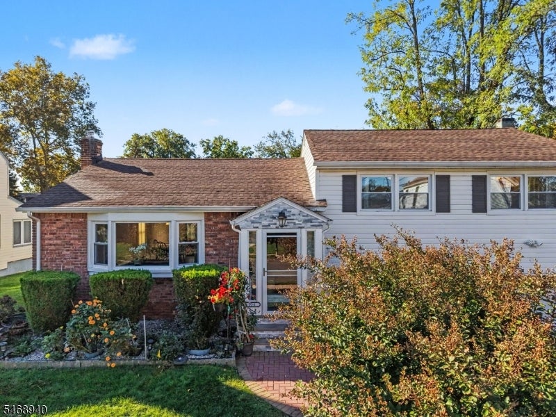 136 Headley Ter
