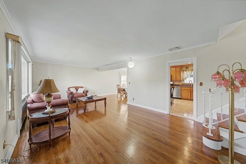 136 Headley Ter
