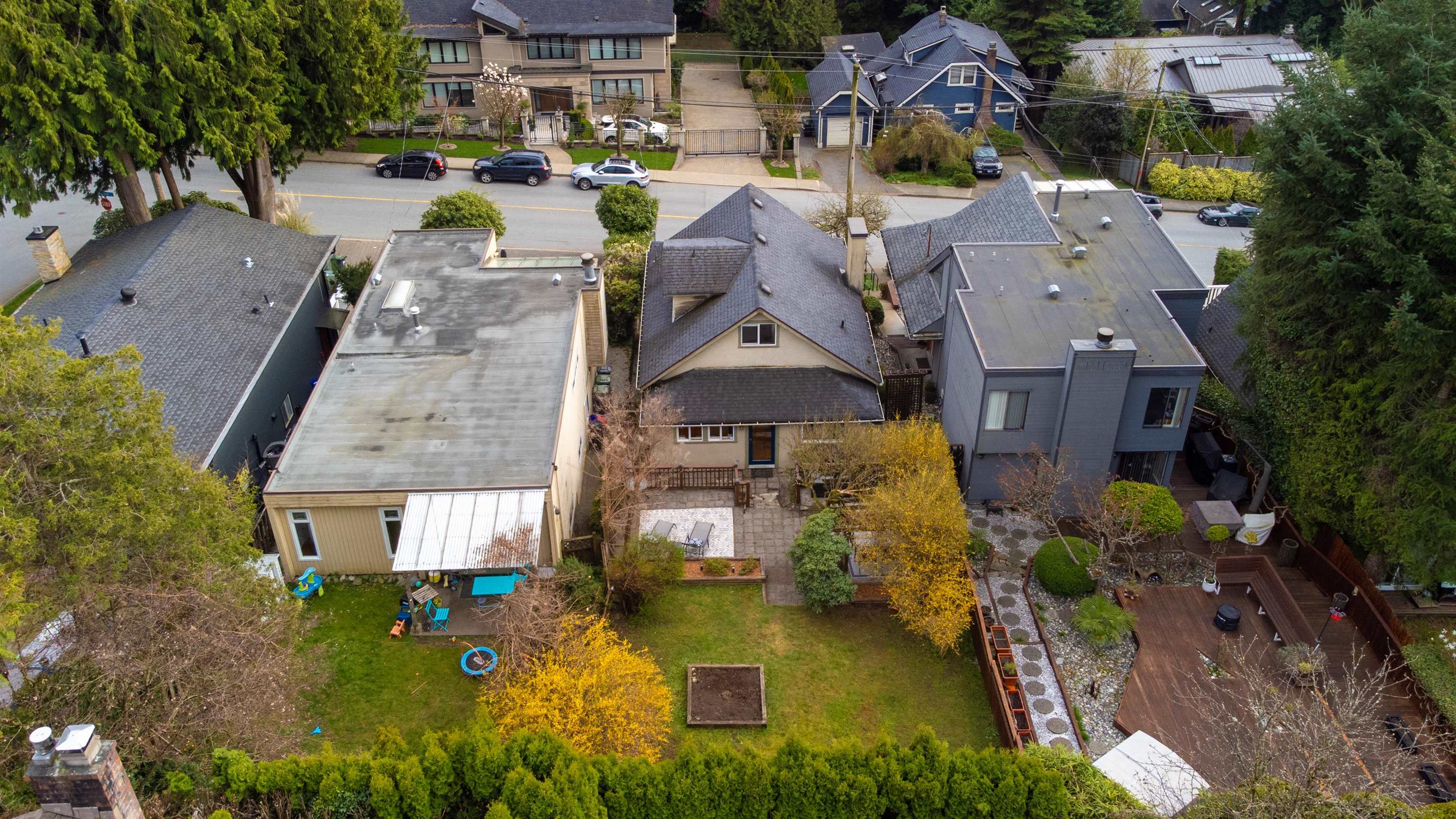 272 E OSBORNE ROAD