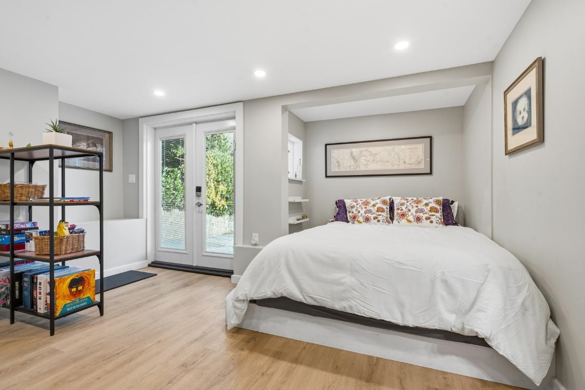 272 E OSBORNE ROAD