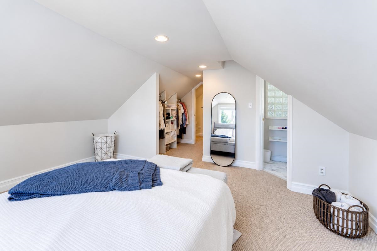 272 E OSBORNE ROAD
