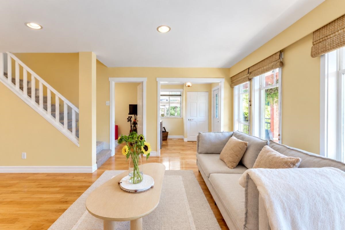 272 E OSBORNE ROAD