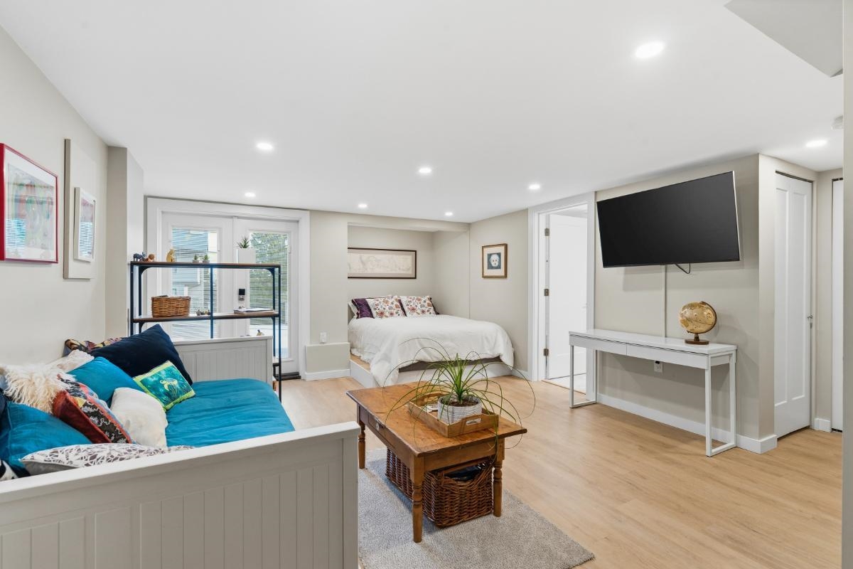 272 E OSBORNE ROAD