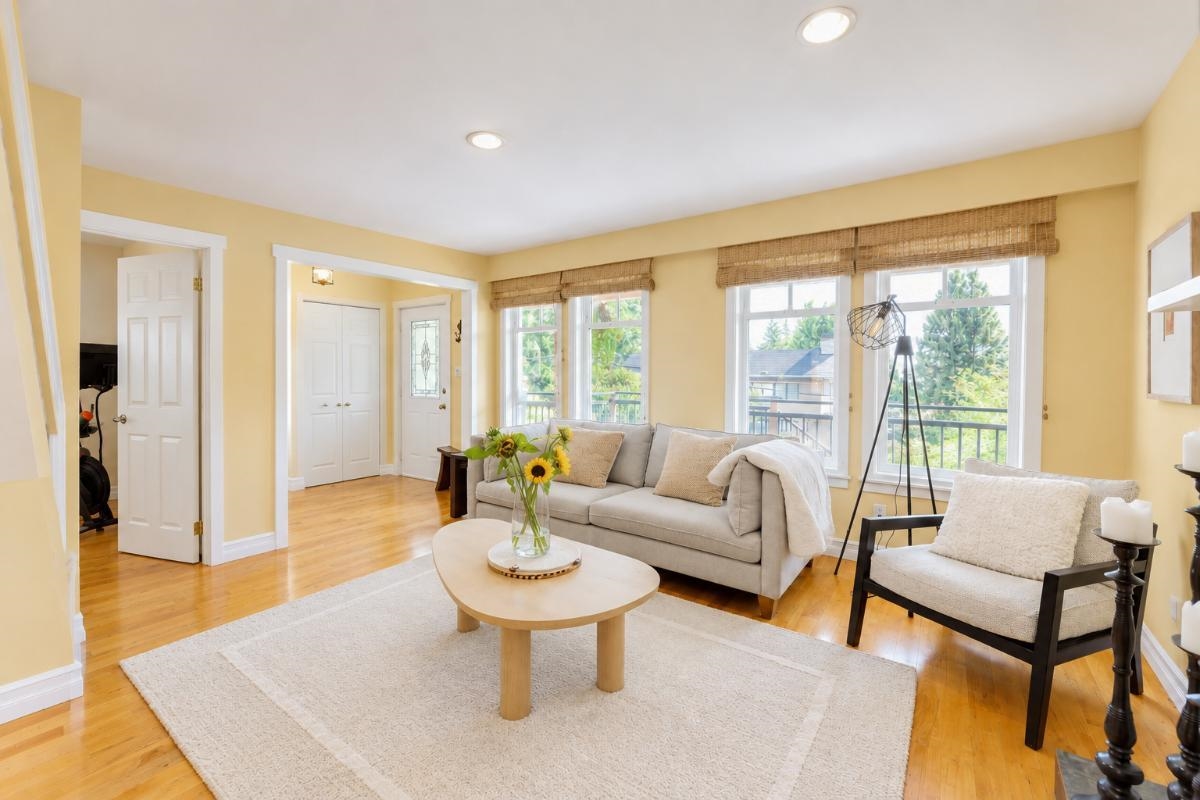 272 E OSBORNE ROAD