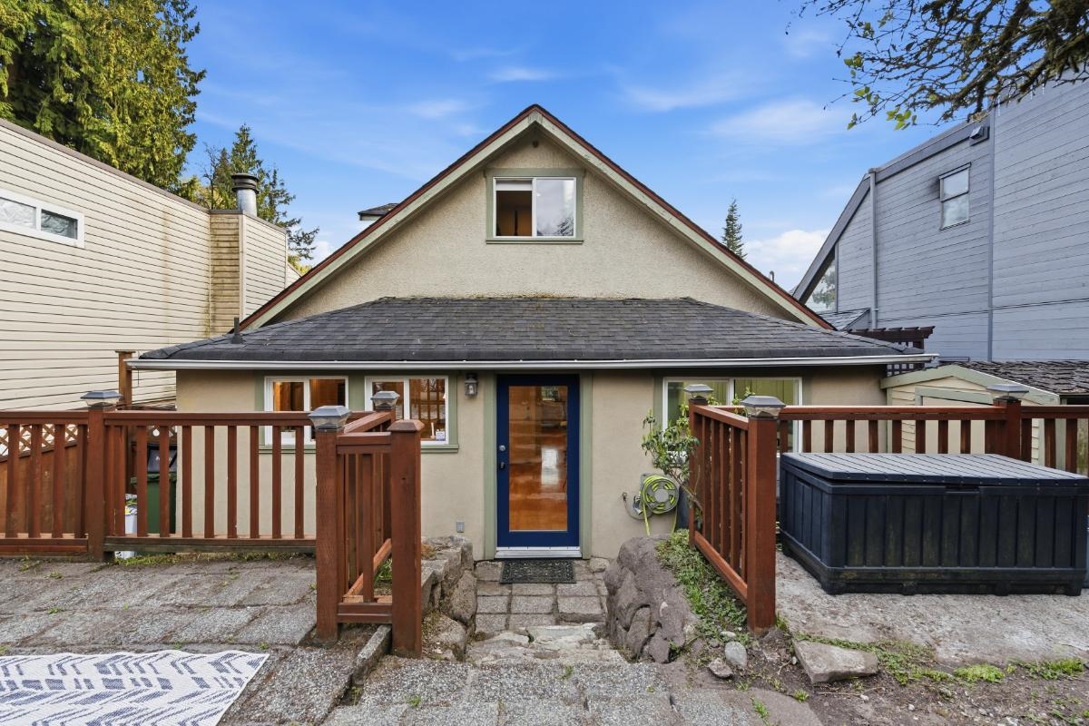 272 E OSBORNE ROAD
