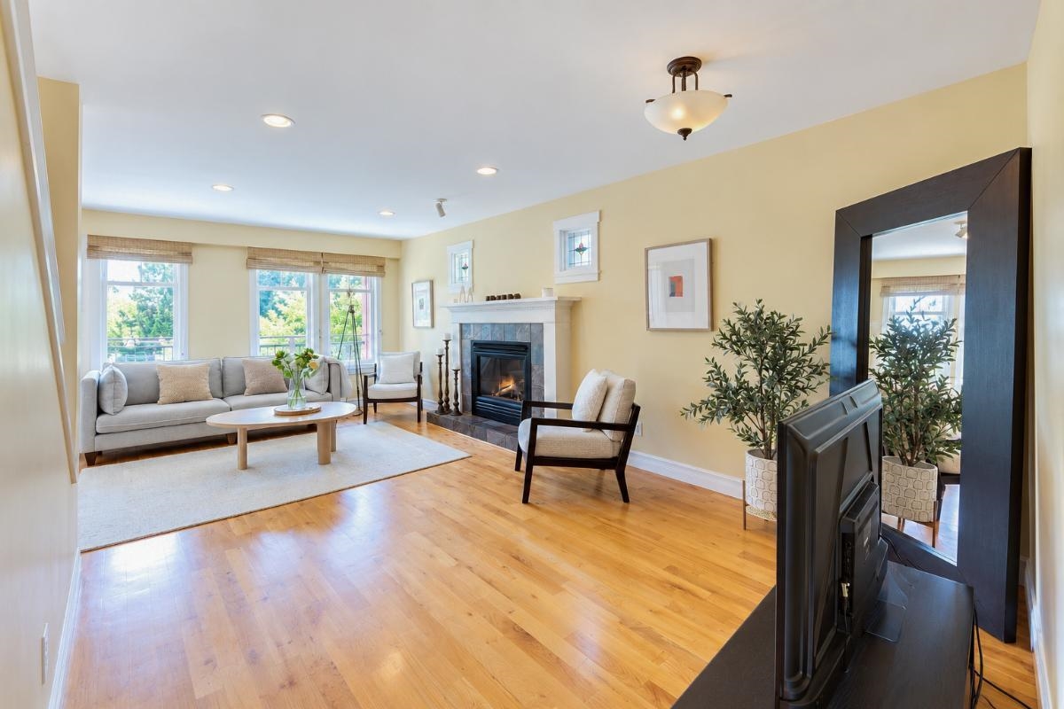 272 E OSBORNE ROAD