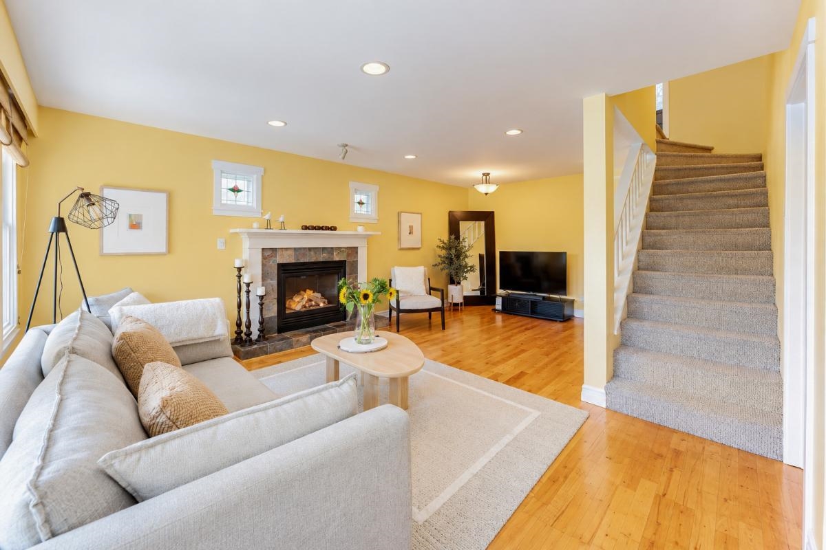 272 E OSBORNE ROAD