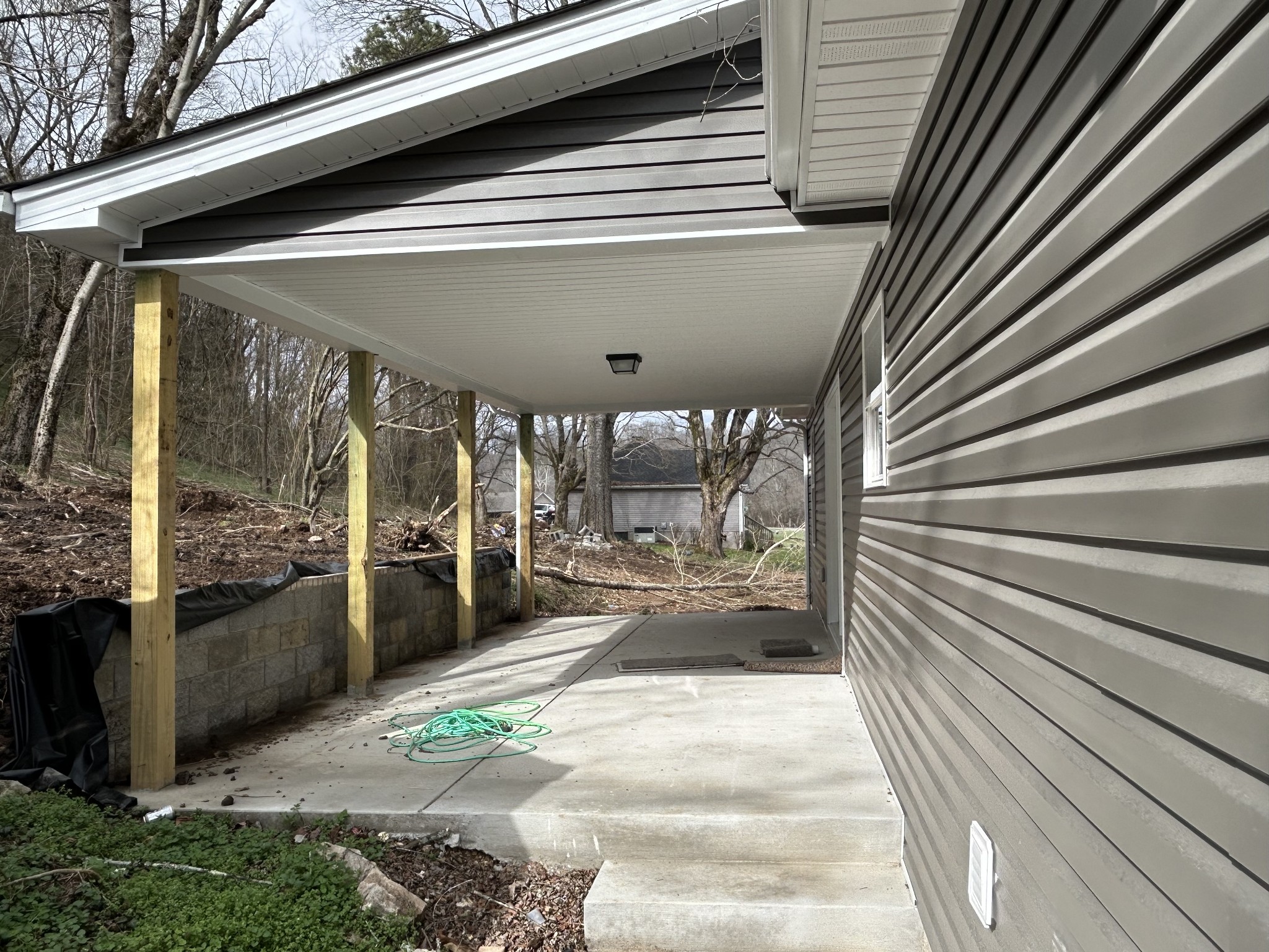 290 Leo Whitley Rd