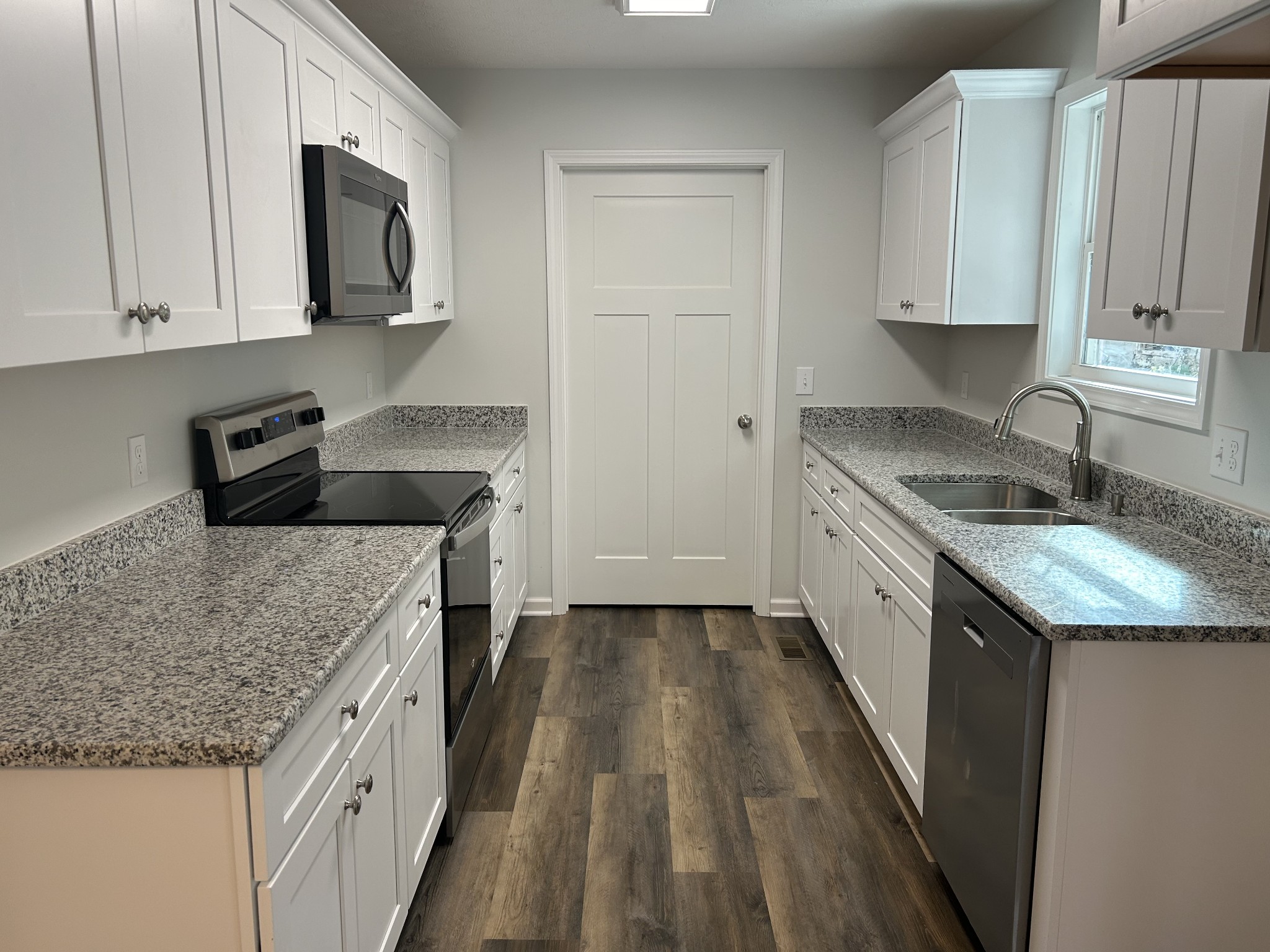 290 Leo Whitley Rd