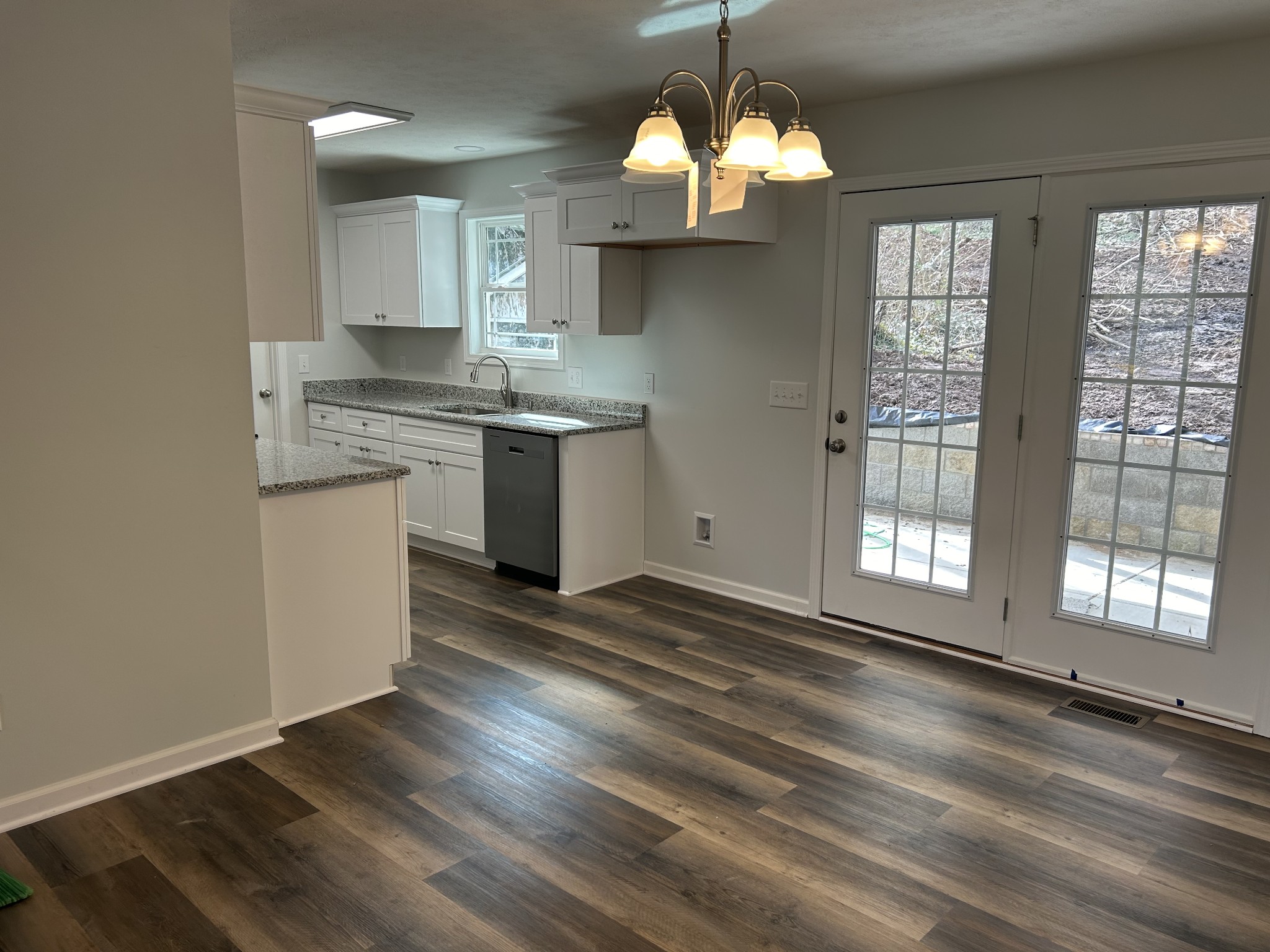 290 Leo Whitley Rd