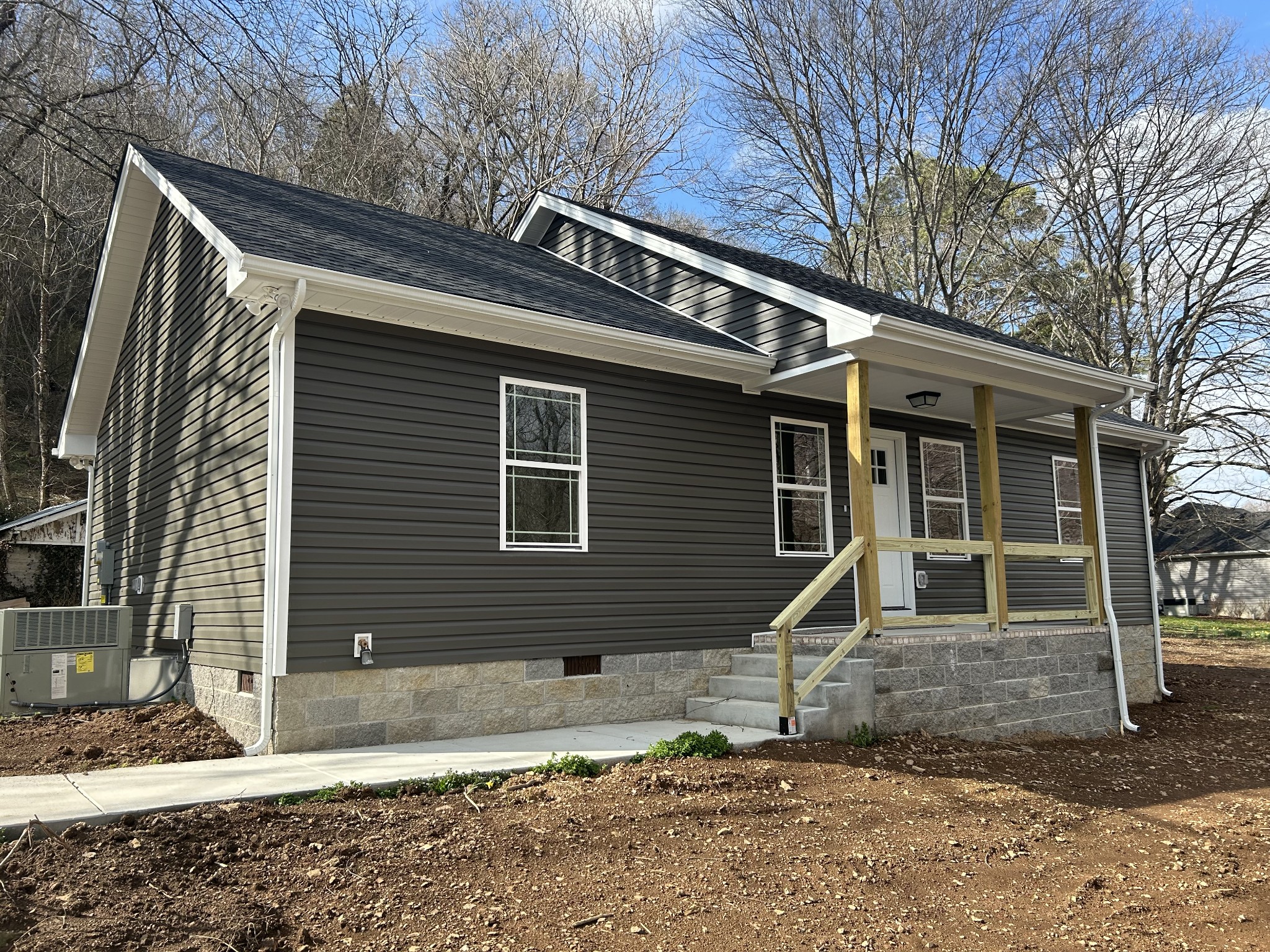 290 Leo Whitley Rd