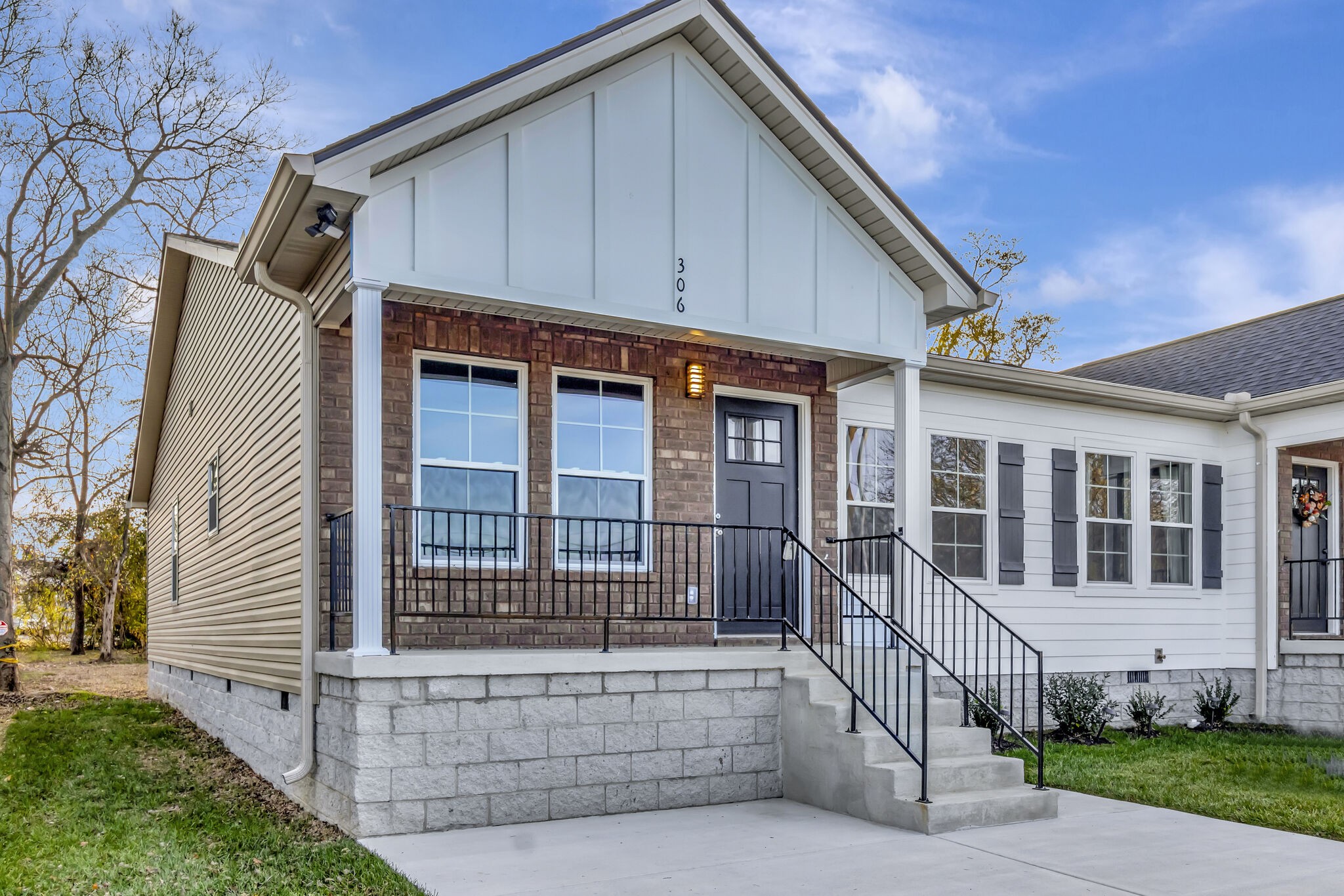 306 Hobbs Ave