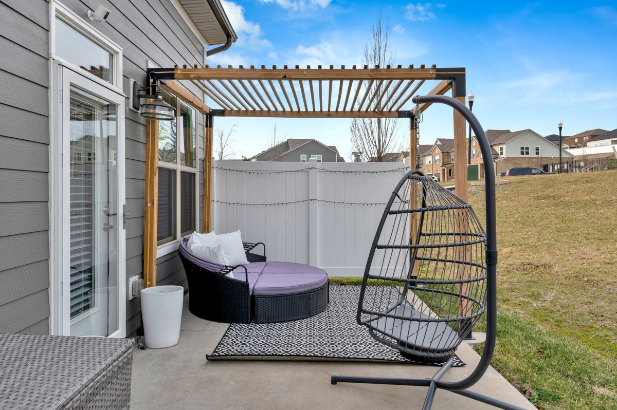 101 Bluestem Ct