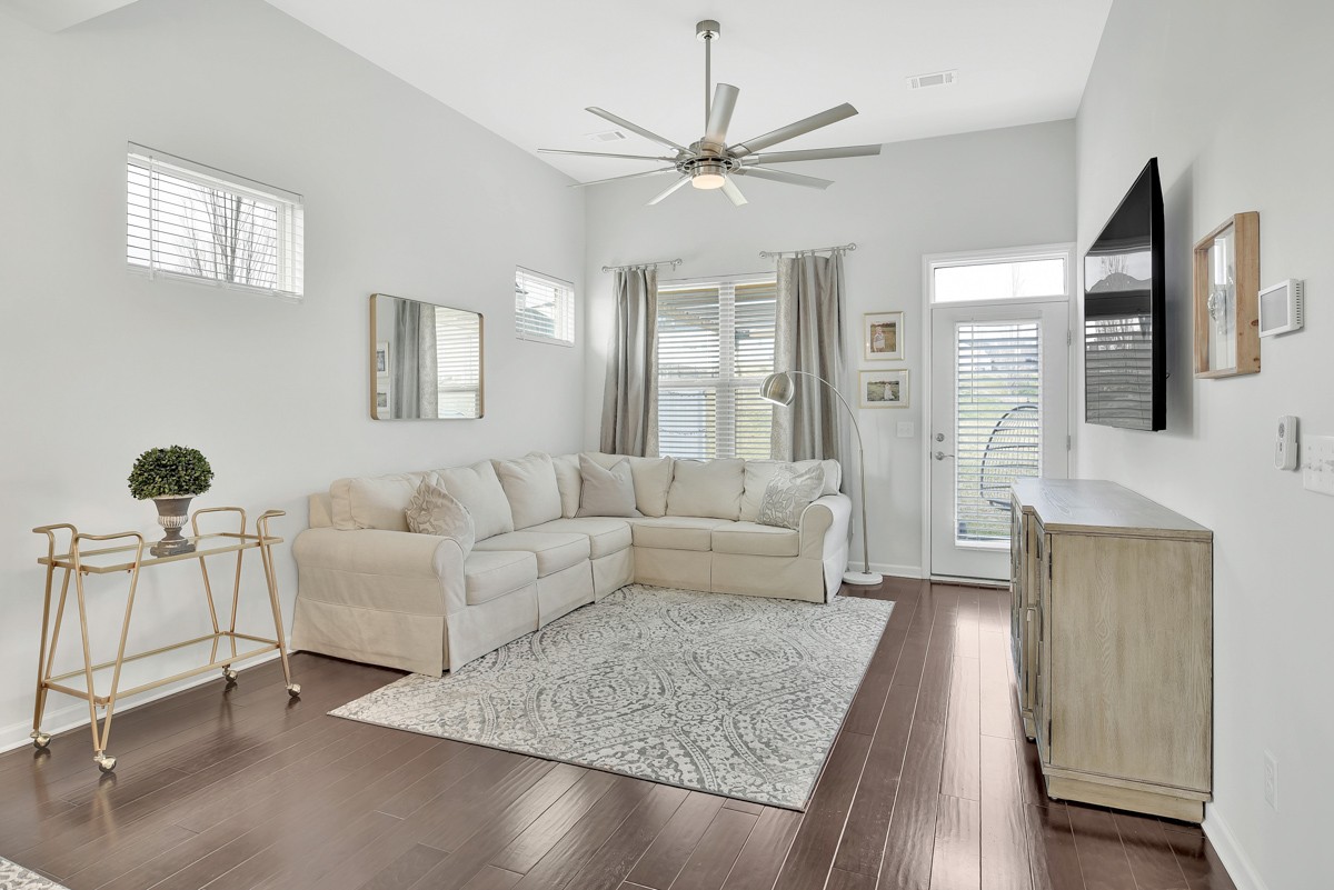 101 Bluestem Ct