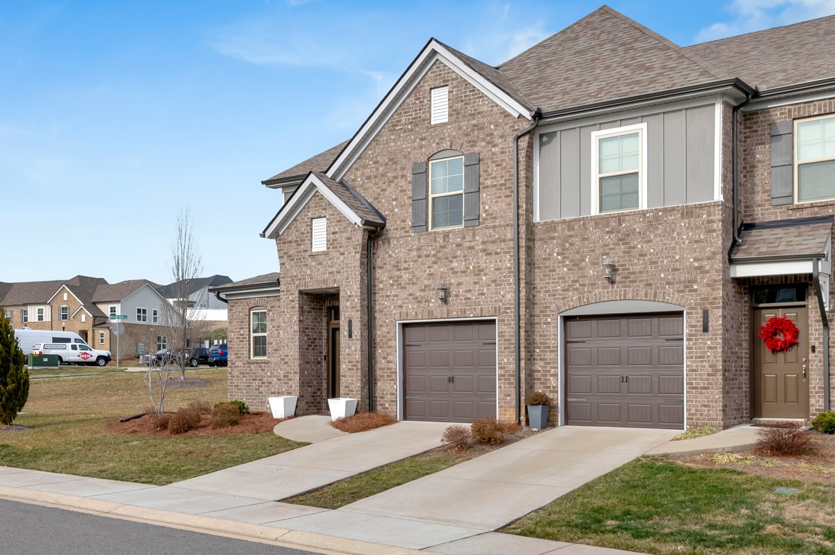 101 Bluestem Ct