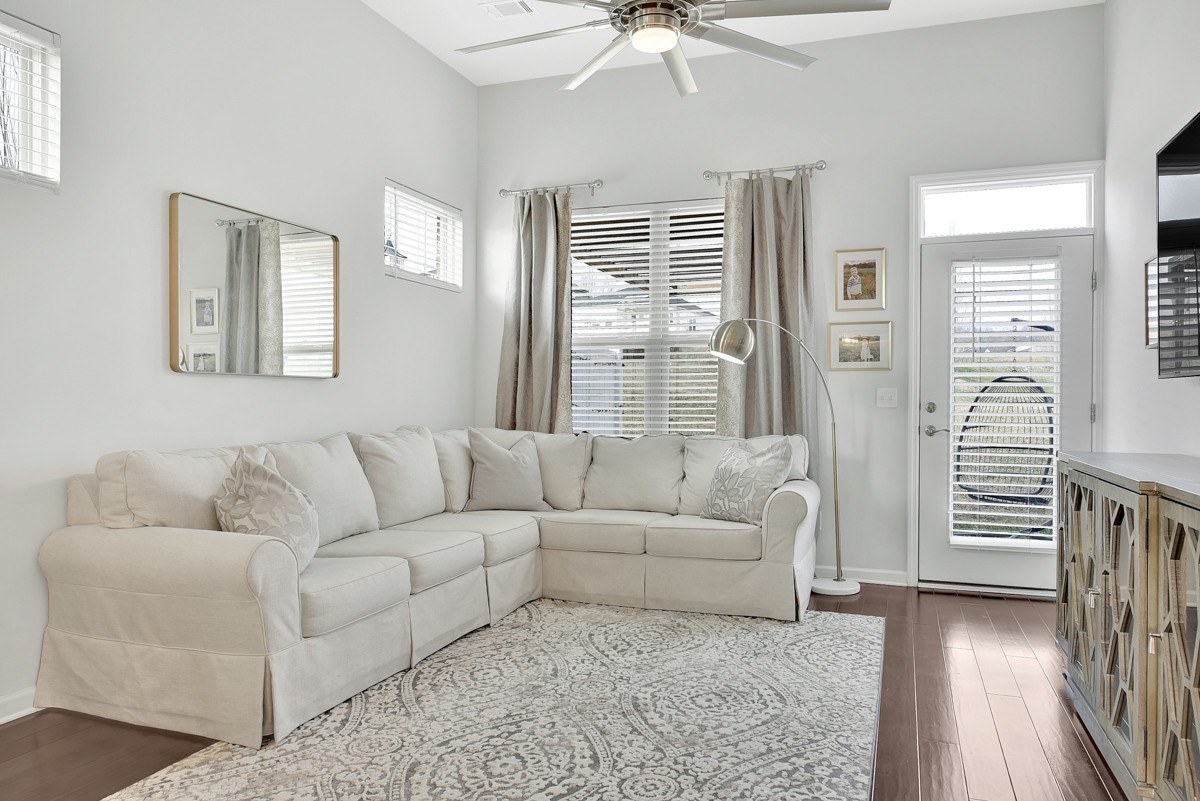101 Bluestem Ct