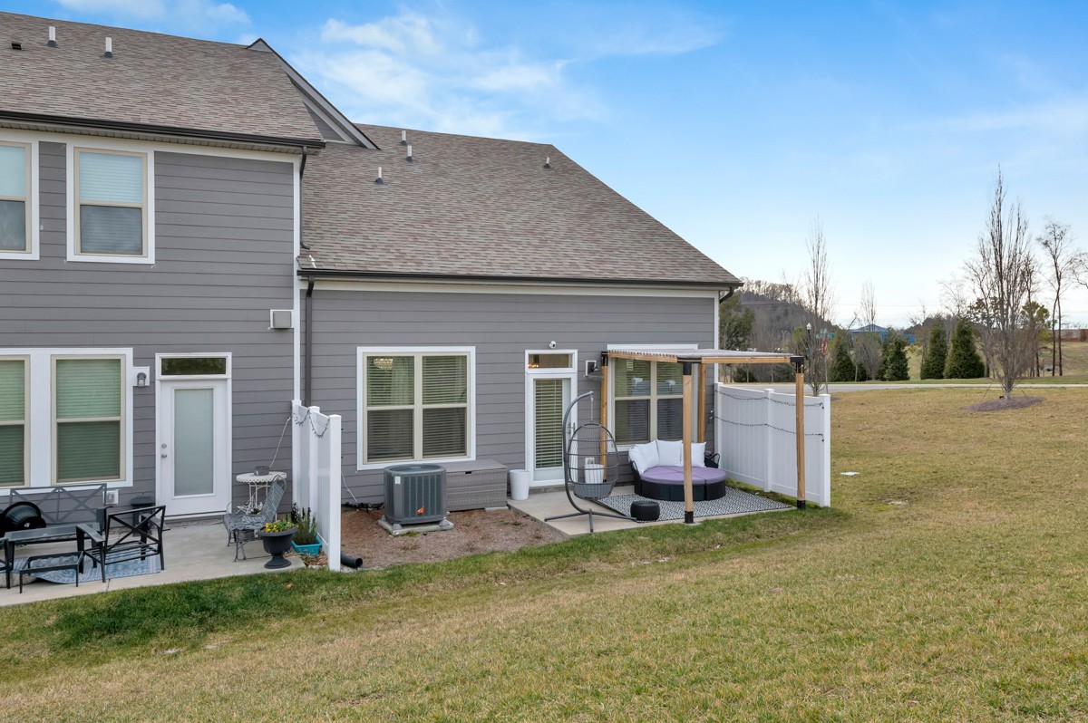 101 Bluestem Ct