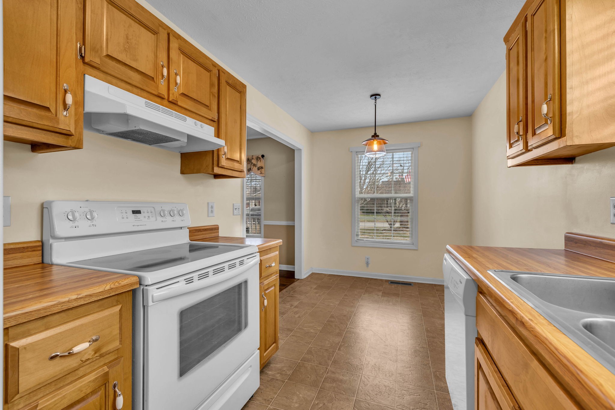 109 Derek Ct
