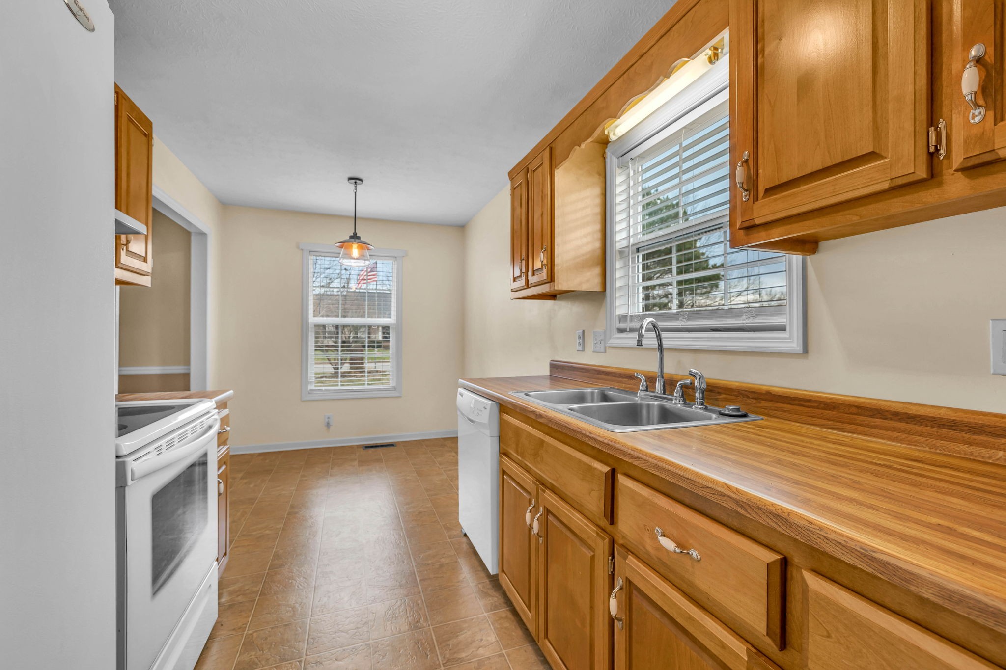 109 Derek Ct