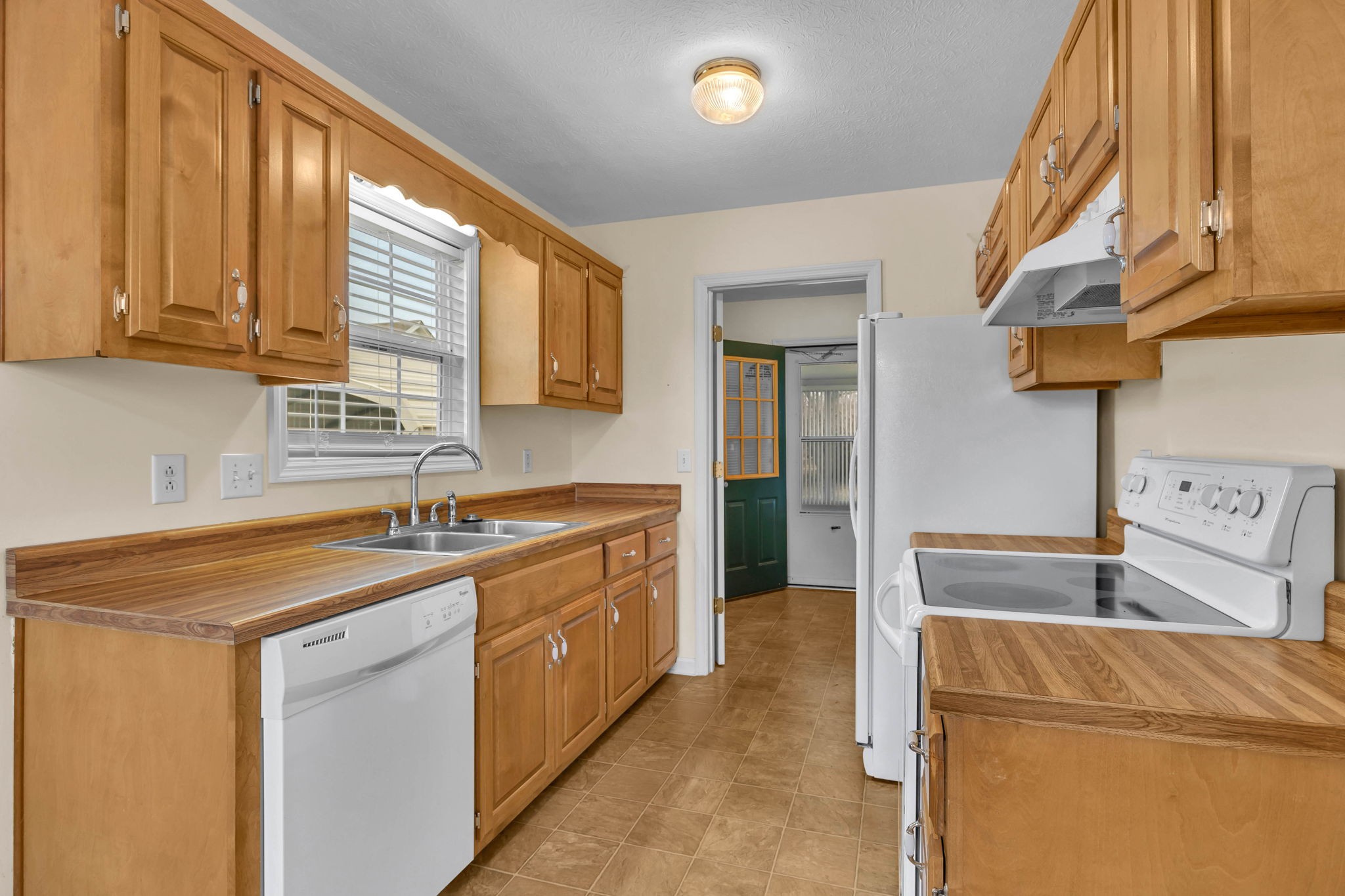 109 Derek Ct