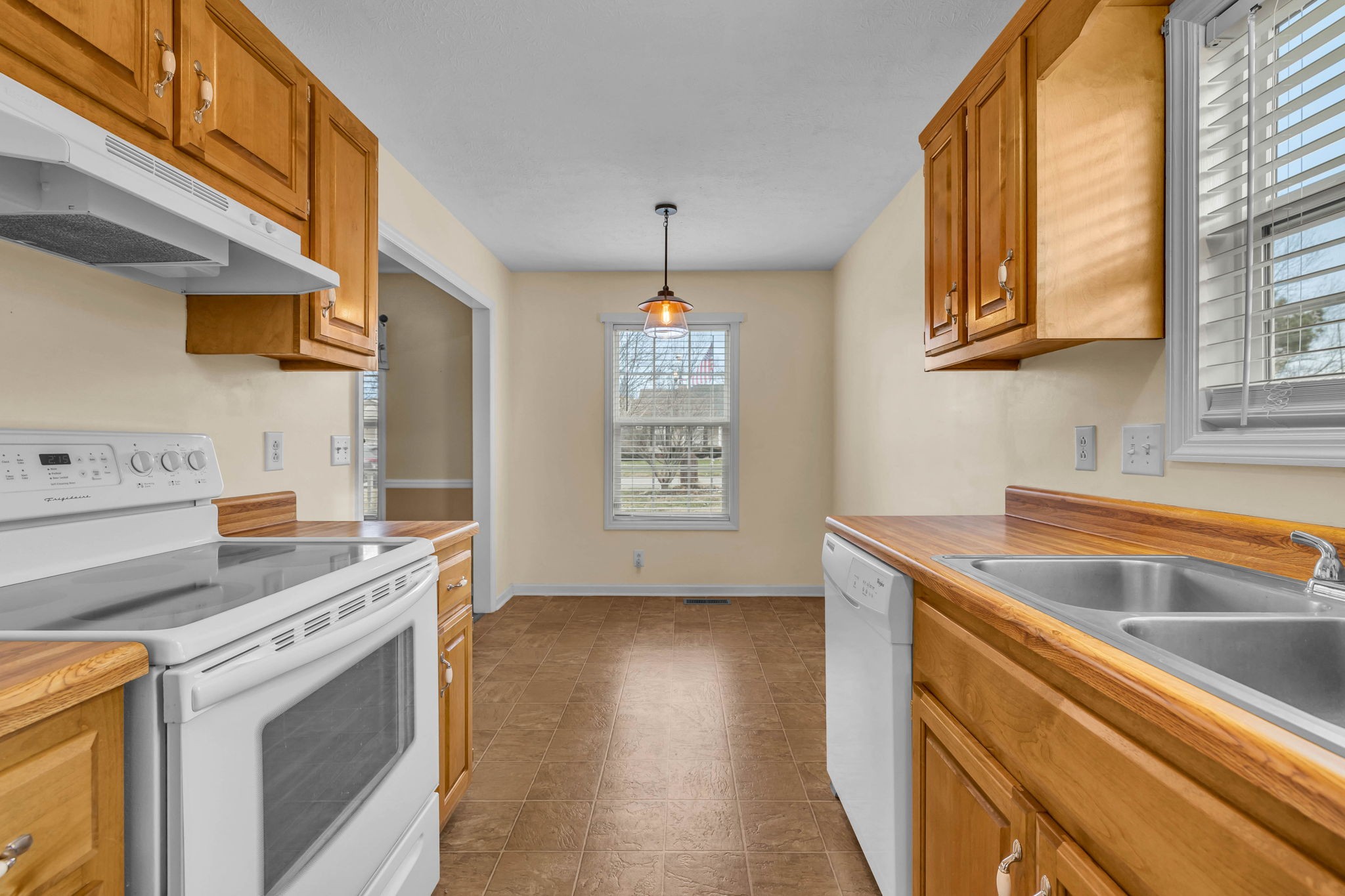 109 Derek Ct