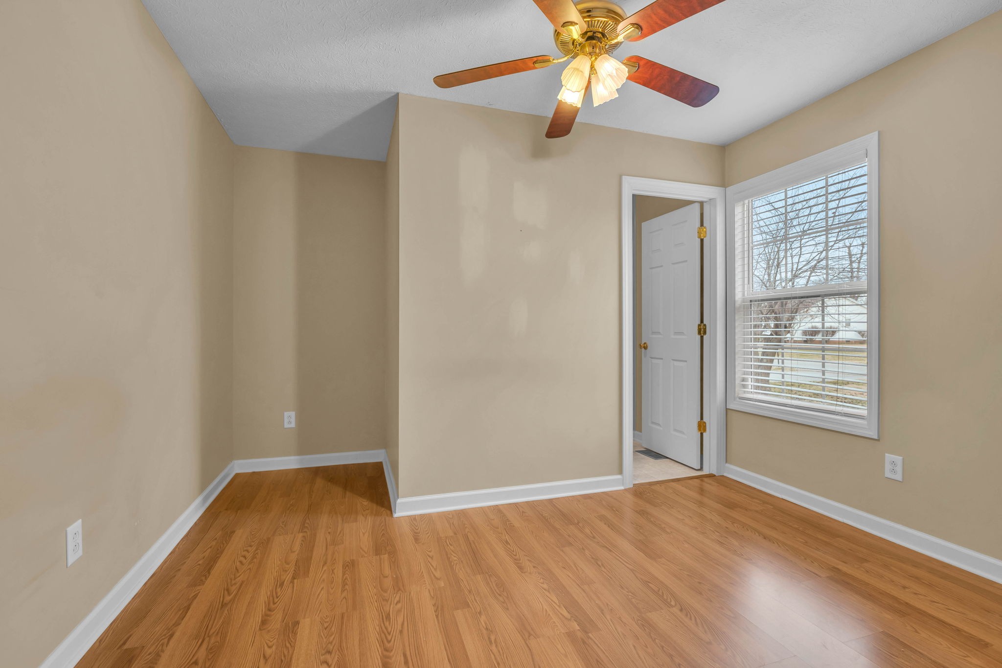 109 Derek Ct