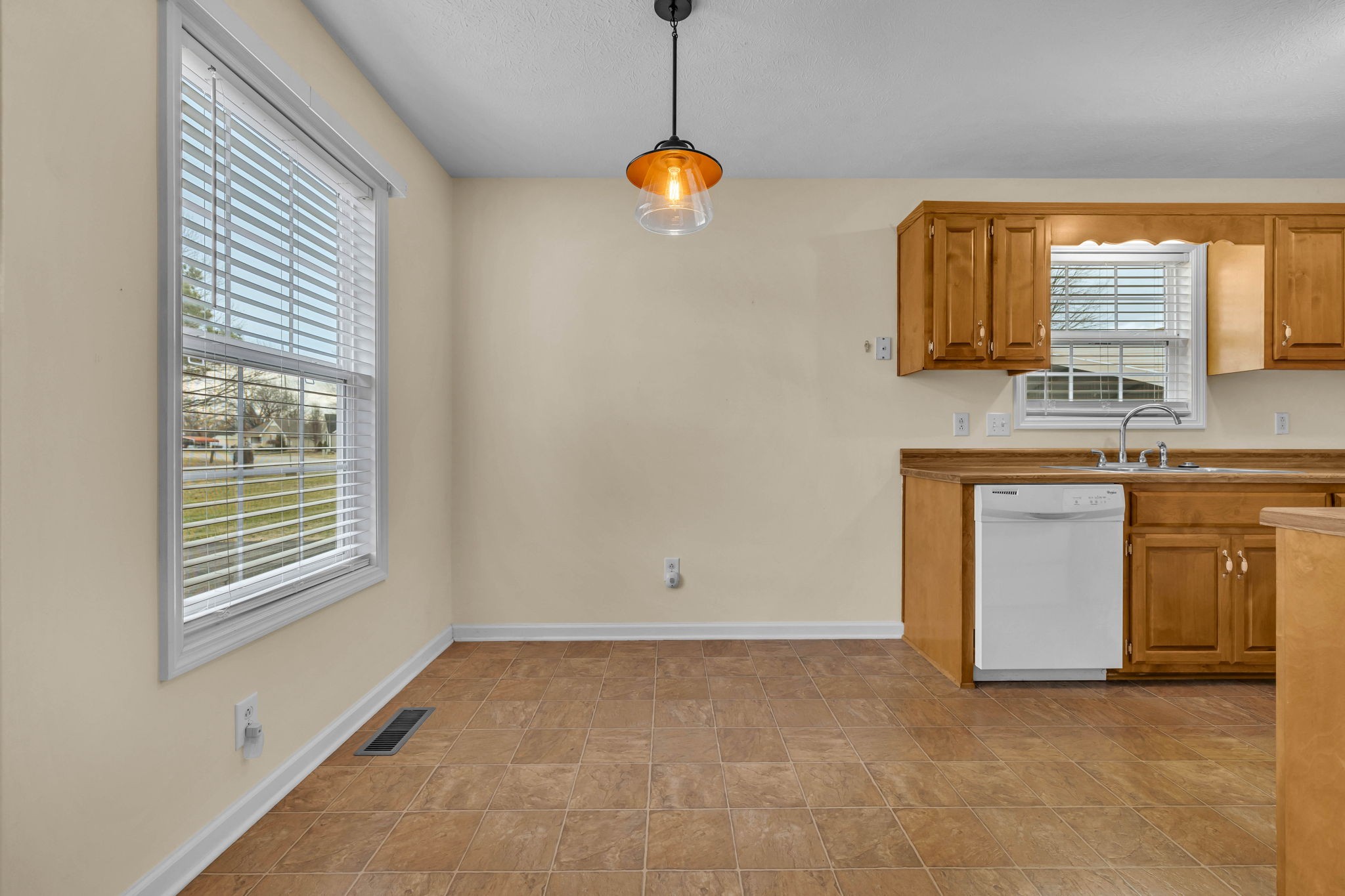 109 Derek Ct