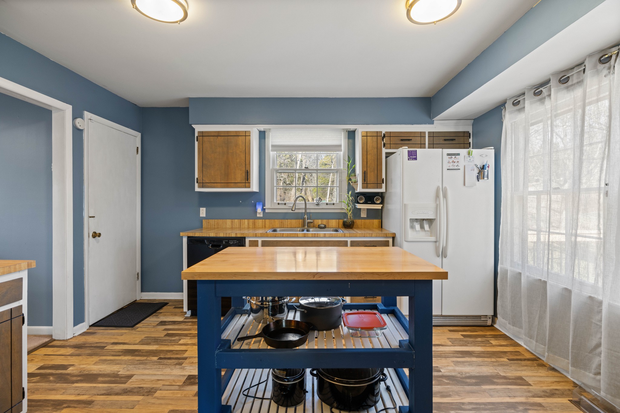 2101 Aileen Dr