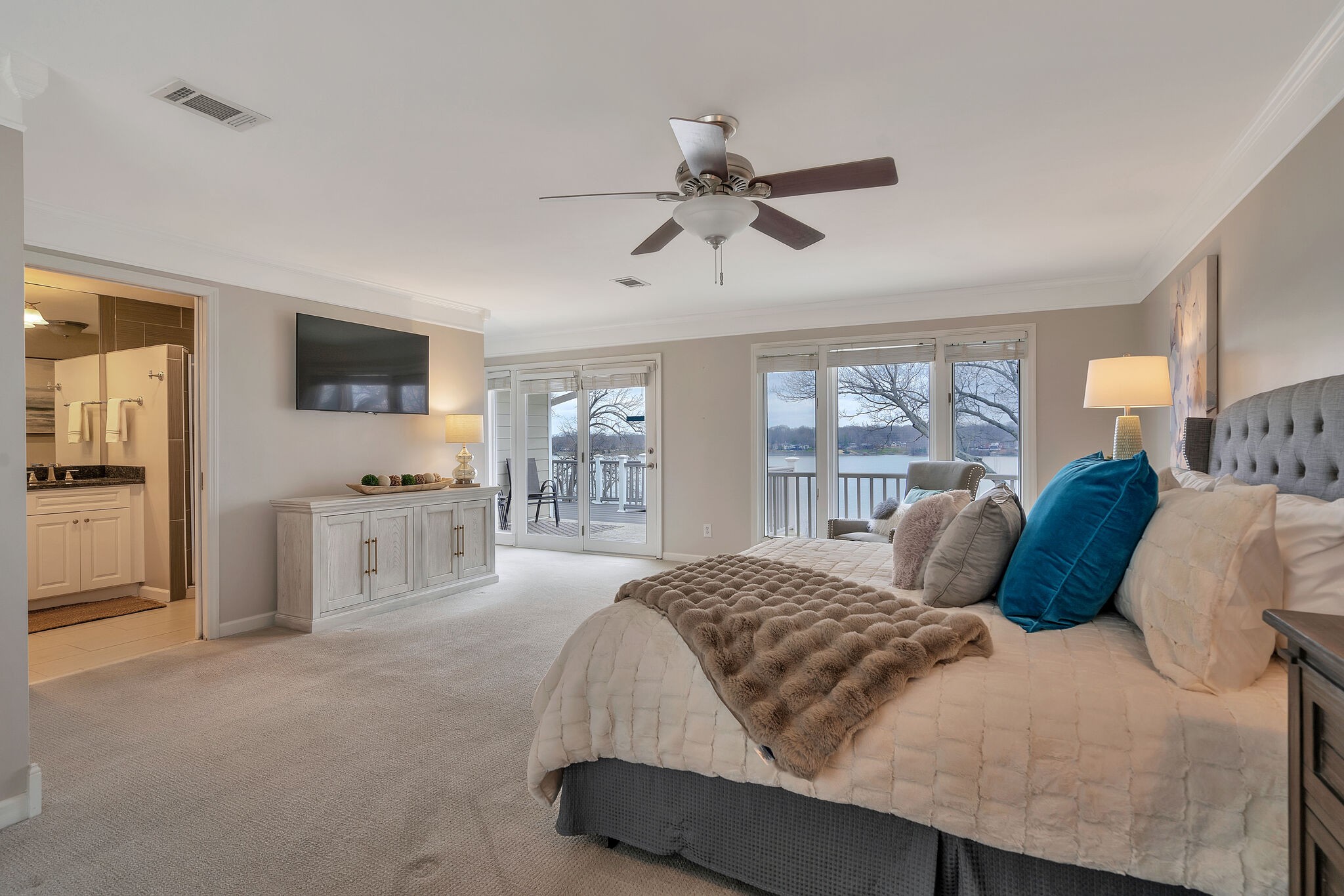 389 Green Harbor Rd
