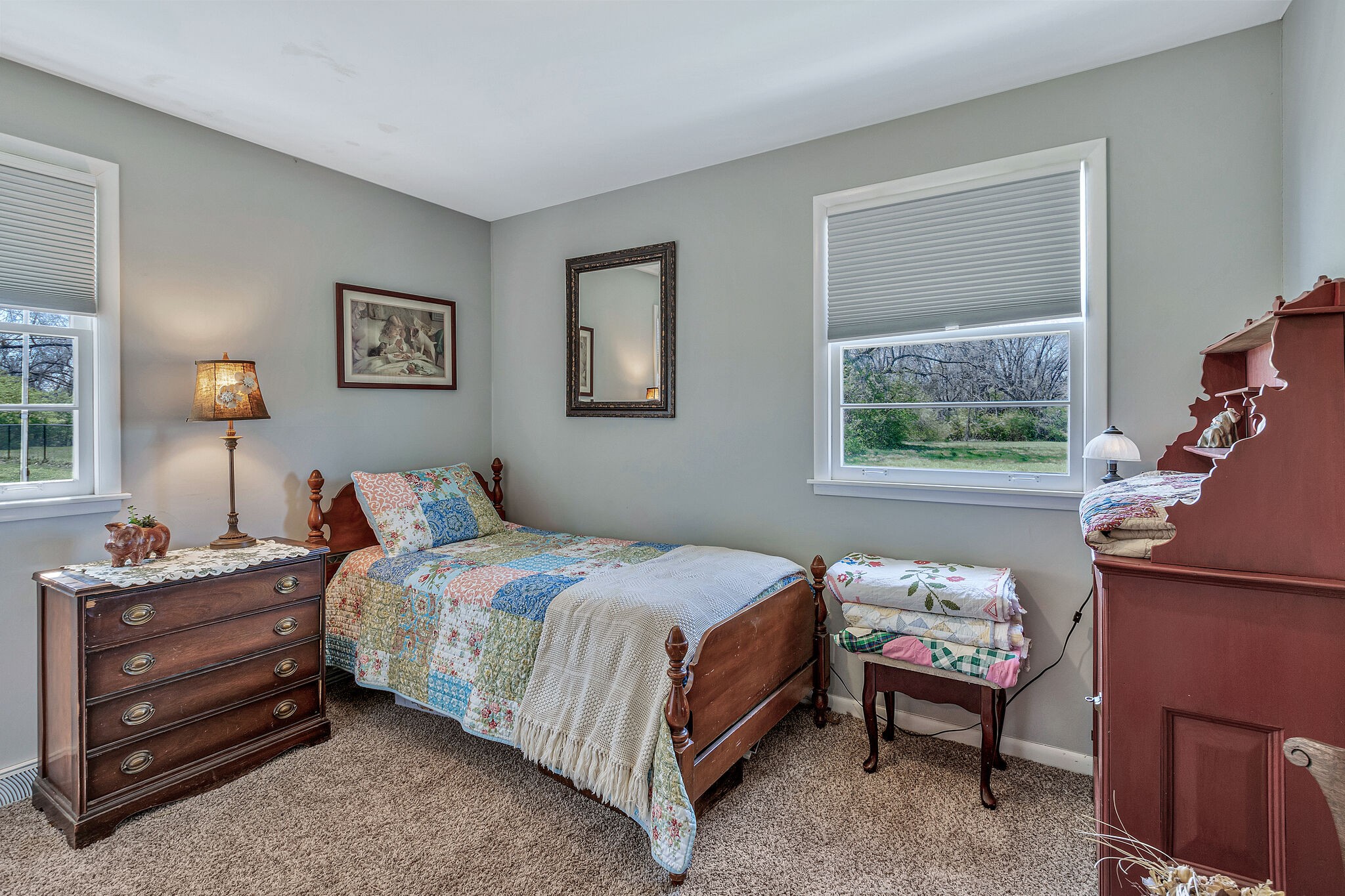 3212 Lakeshore Dr