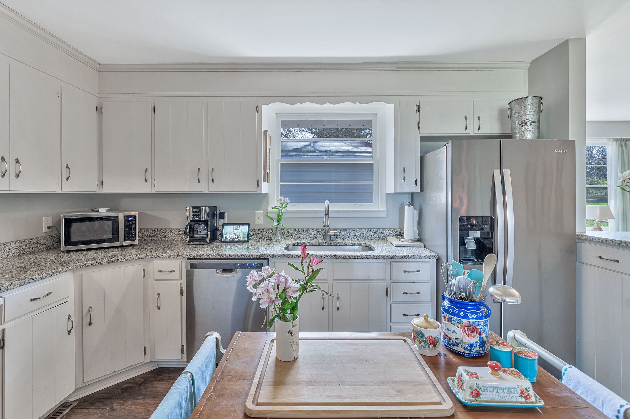 3212 Lakeshore Dr