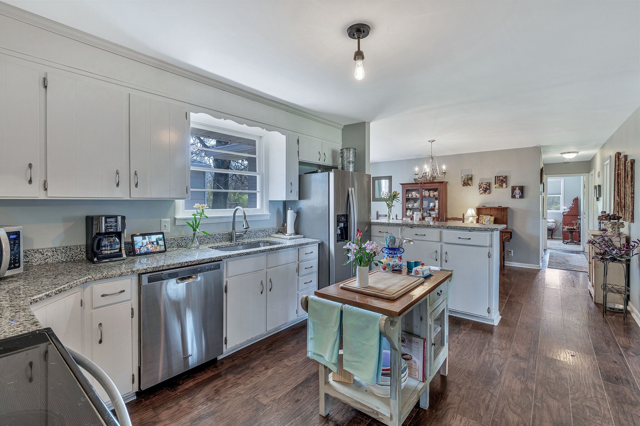 3212 Lakeshore Dr