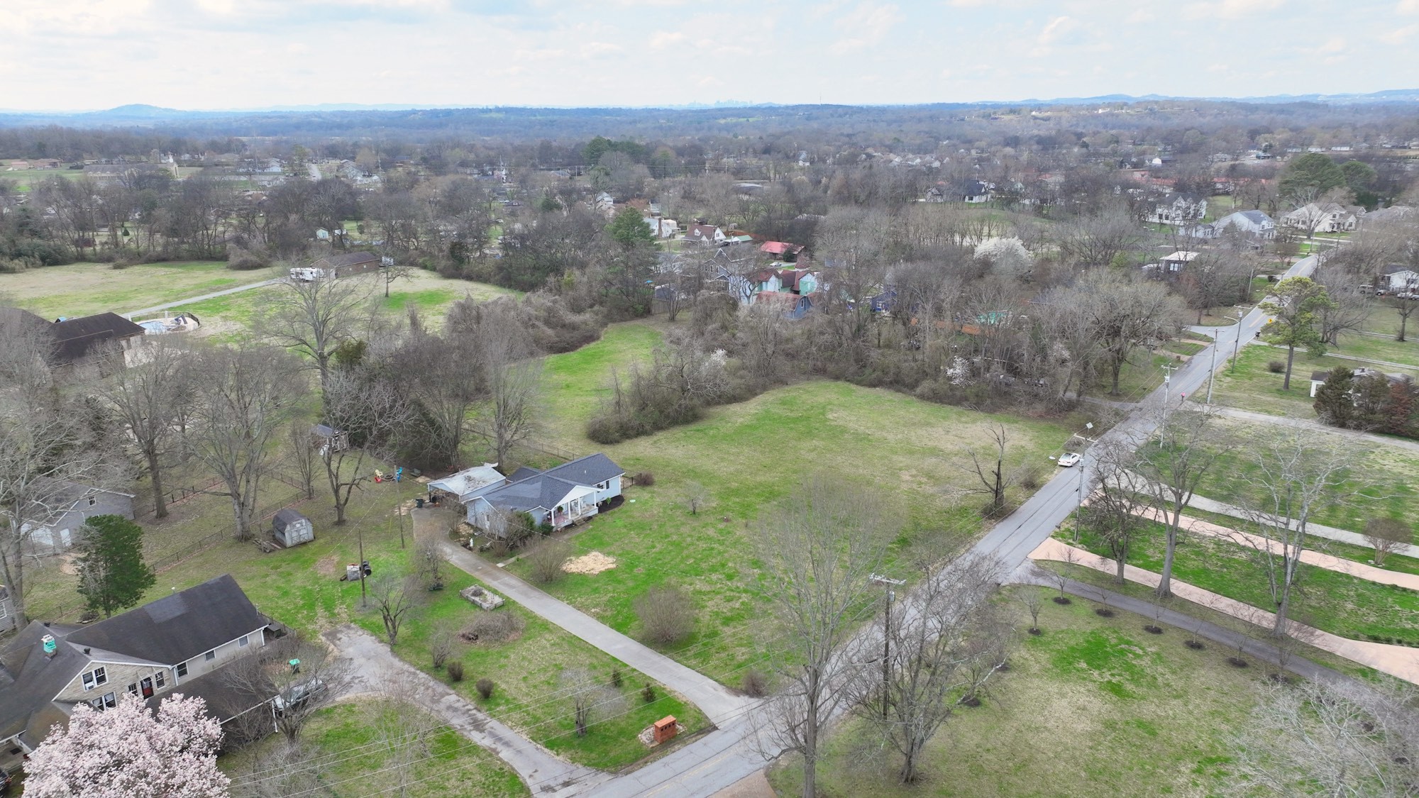 3212 Lakeshore Dr