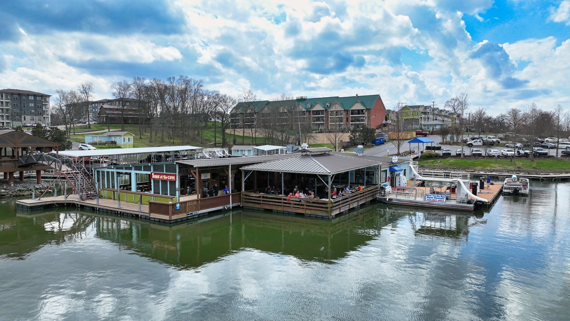 3212 Lakeshore Dr