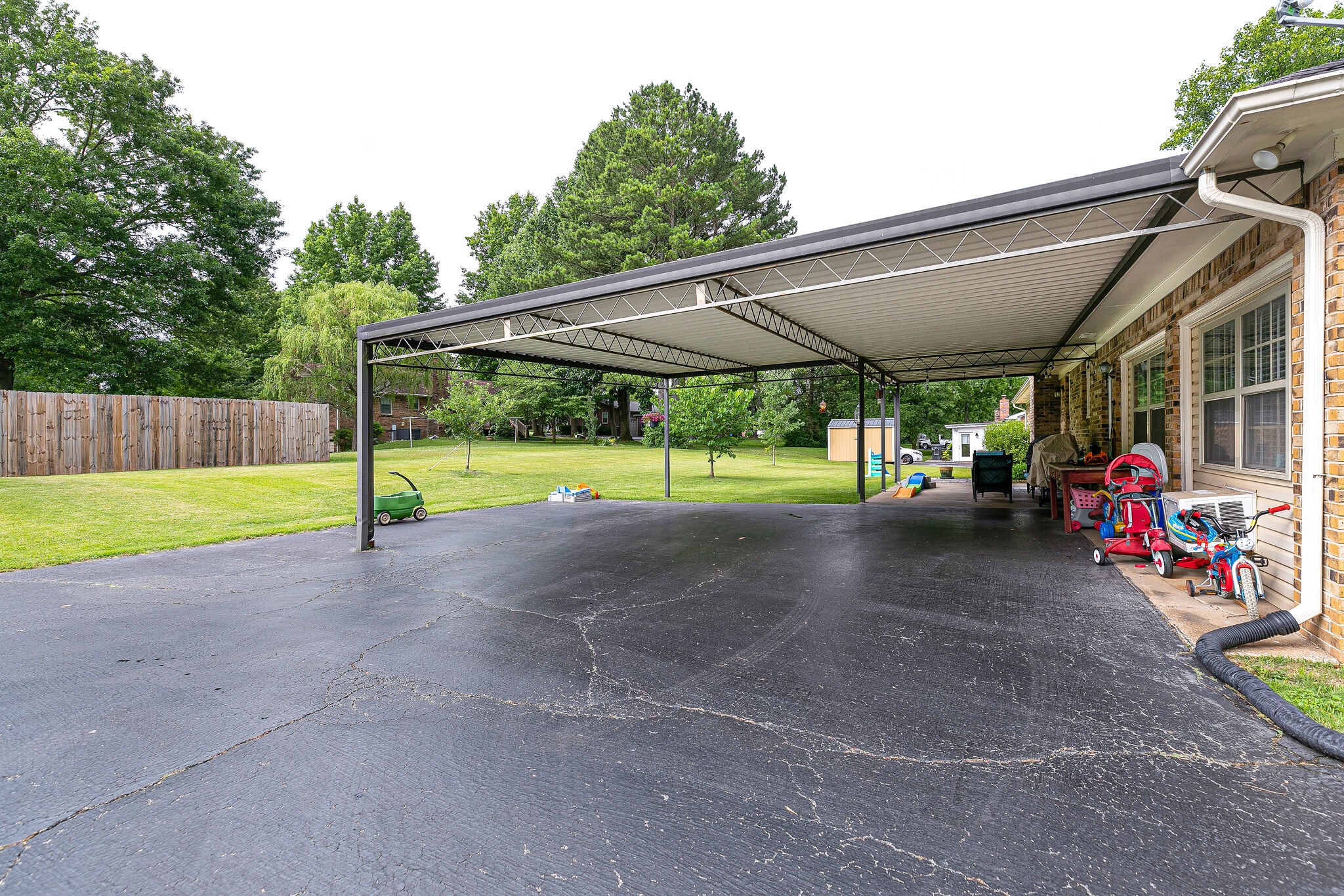 513 Hemingway Dr