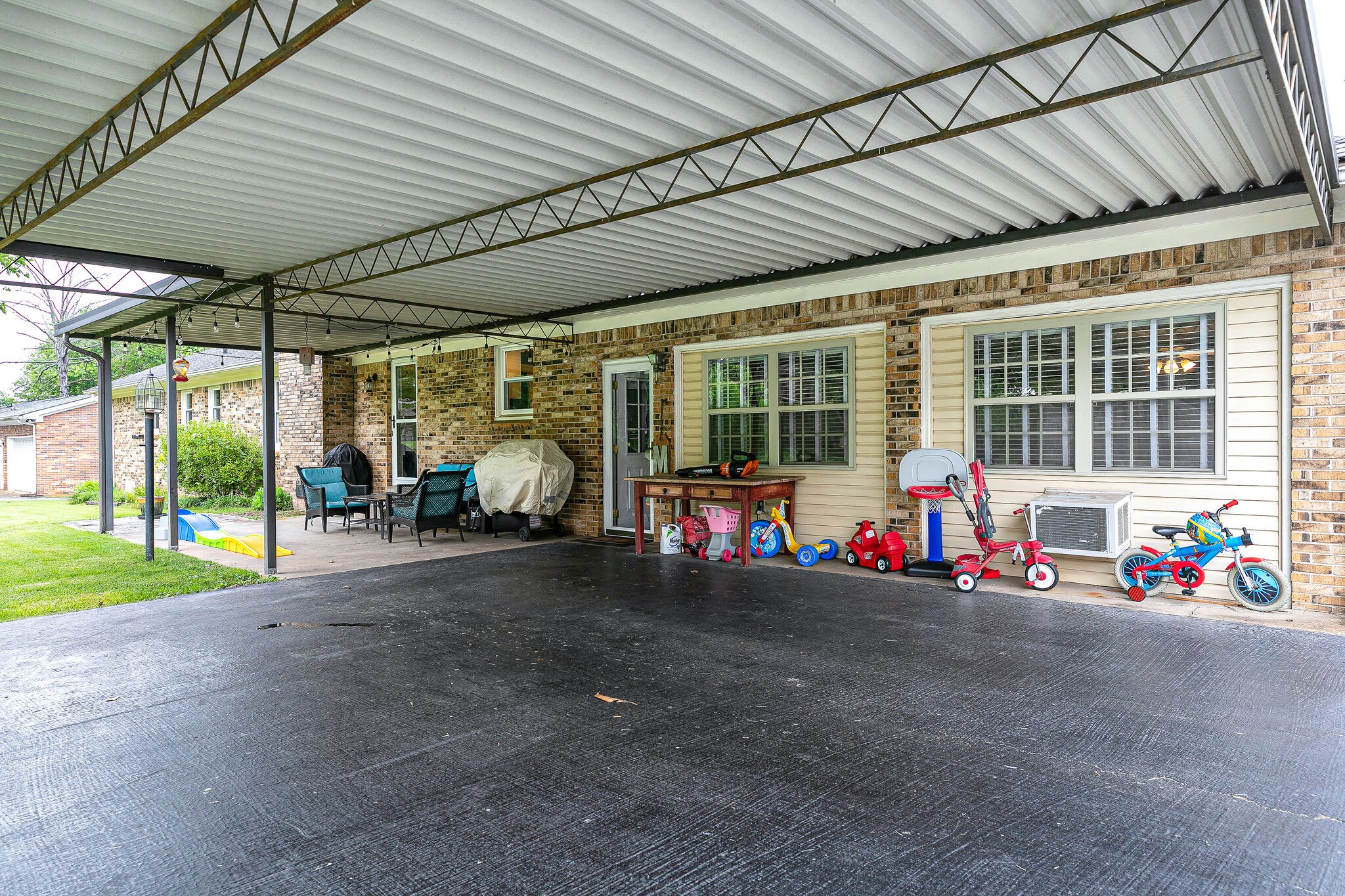 513 Hemingway Dr