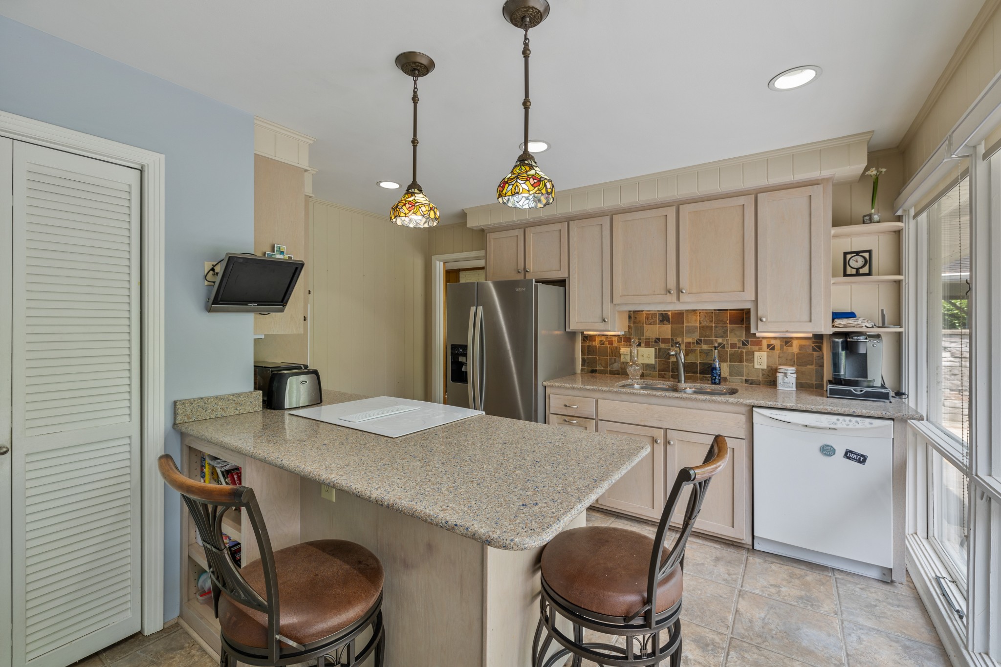 5513 Vanderbilt Rd