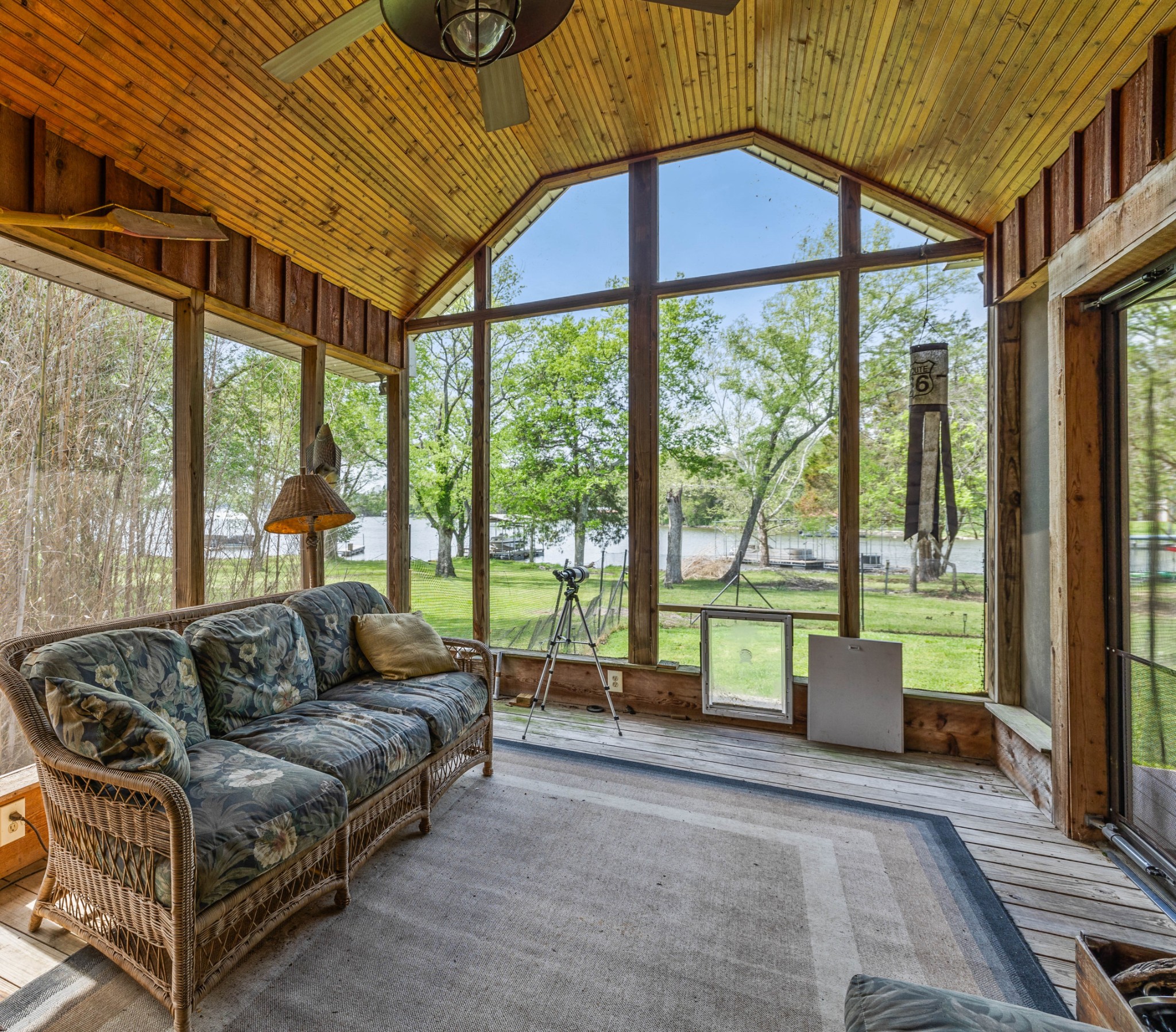 5513 Vanderbilt Rd