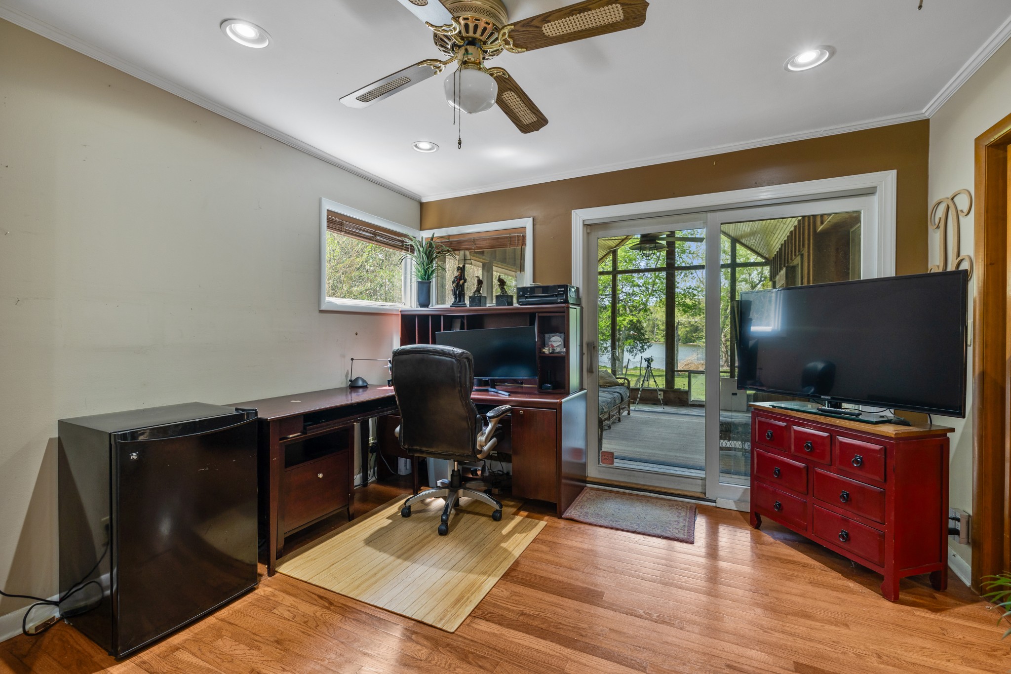 5513 Vanderbilt Rd