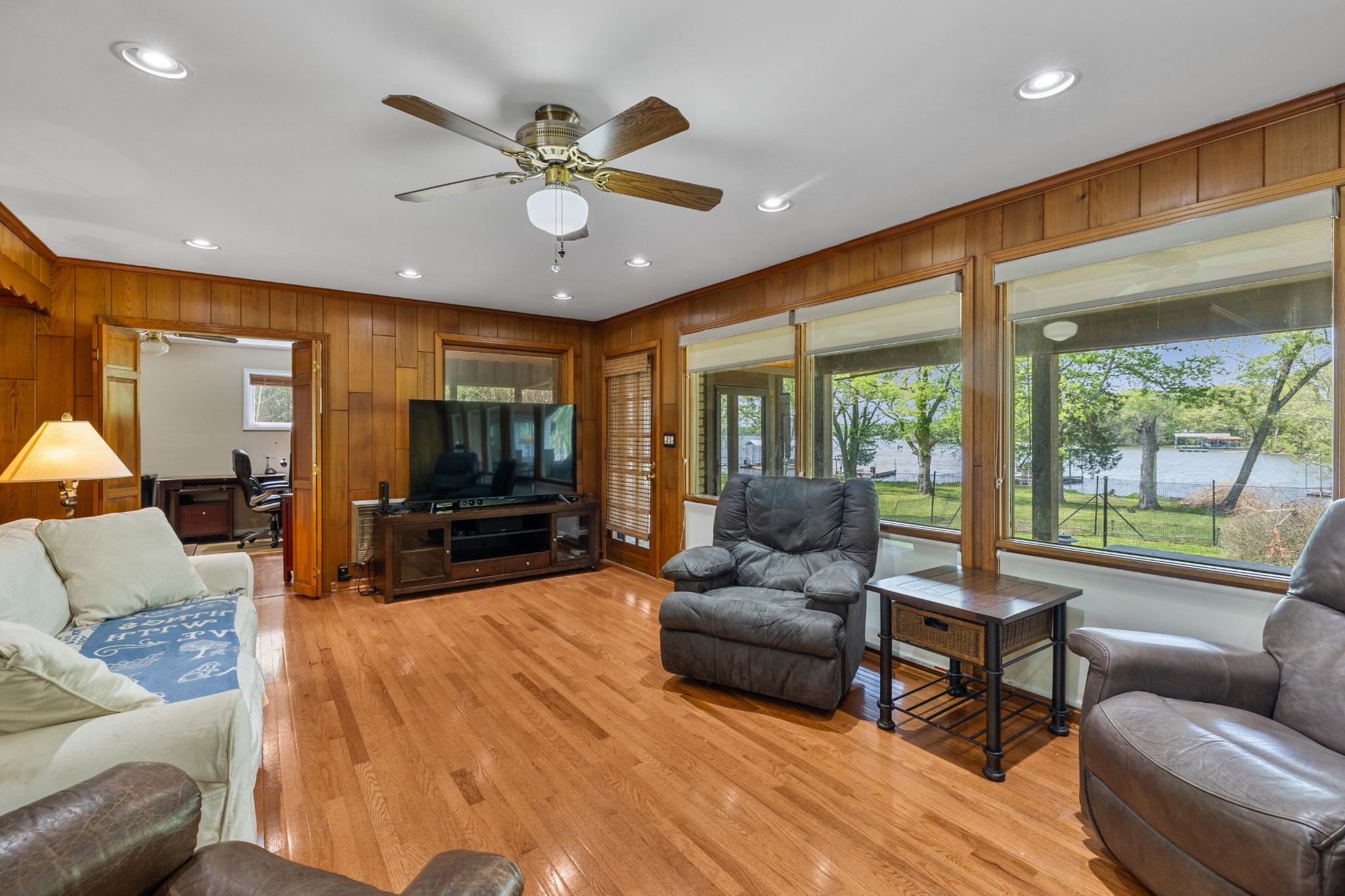 5513 Vanderbilt Rd