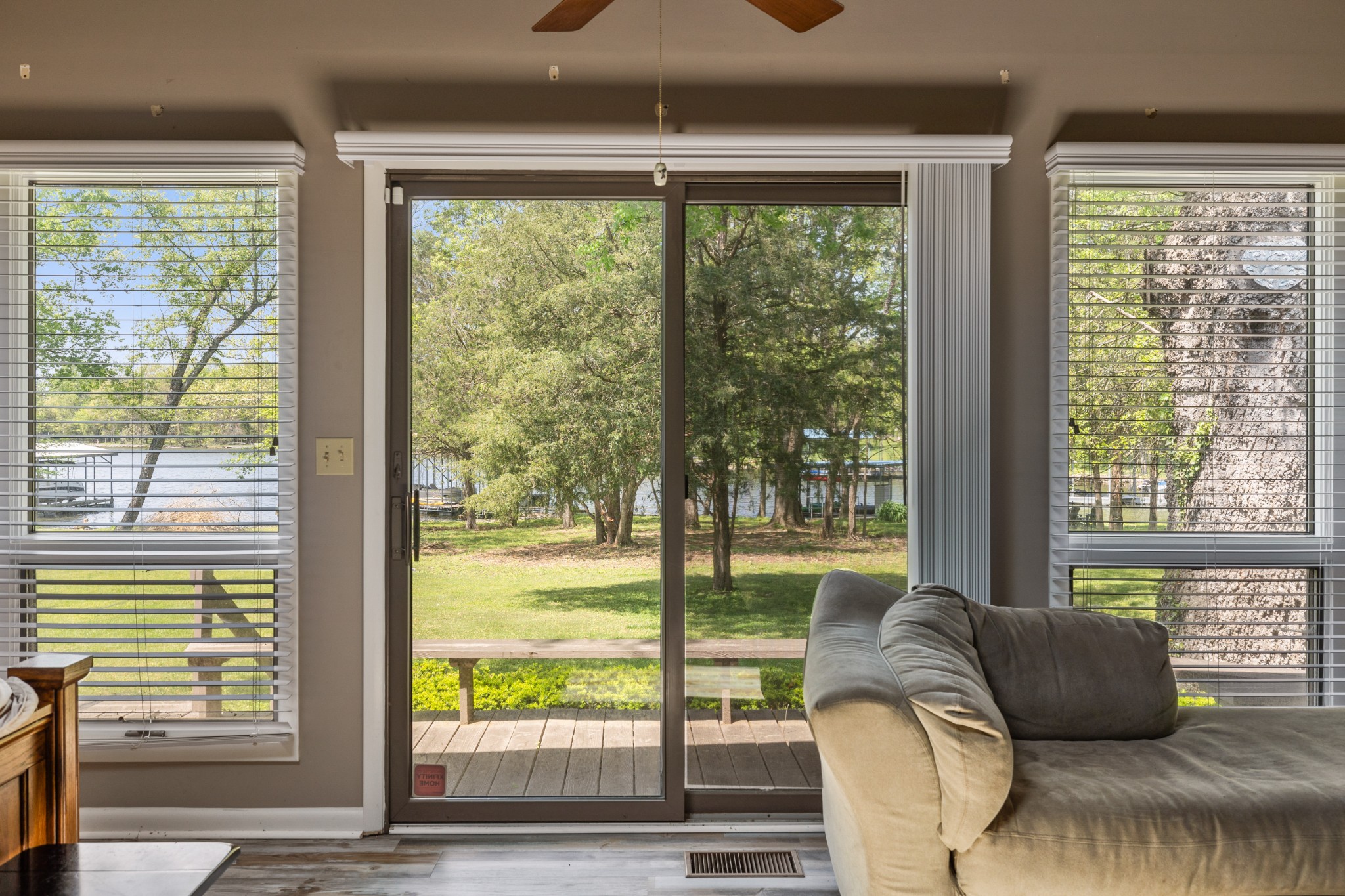 5513 Vanderbilt Rd