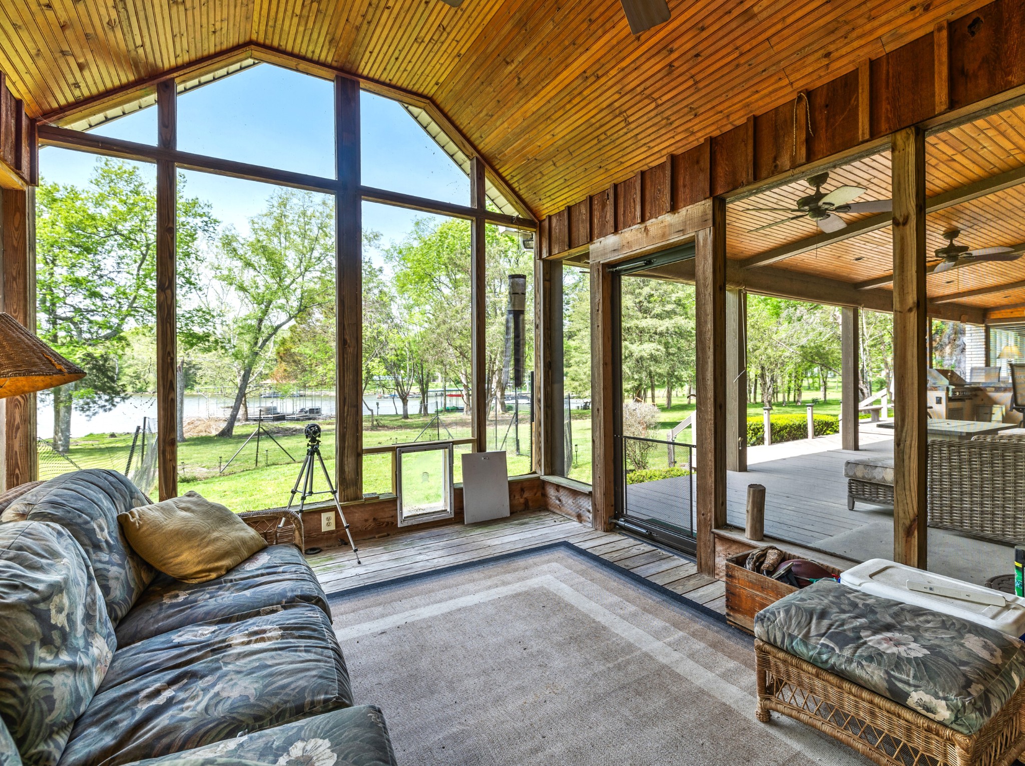5513 Vanderbilt Rd