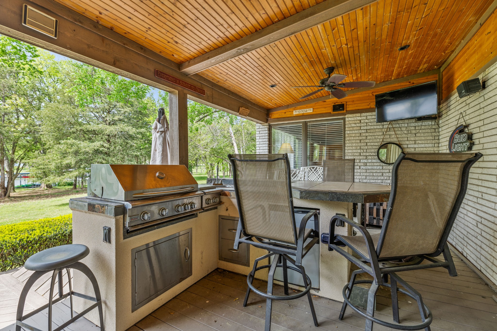 5513 Vanderbilt Rd