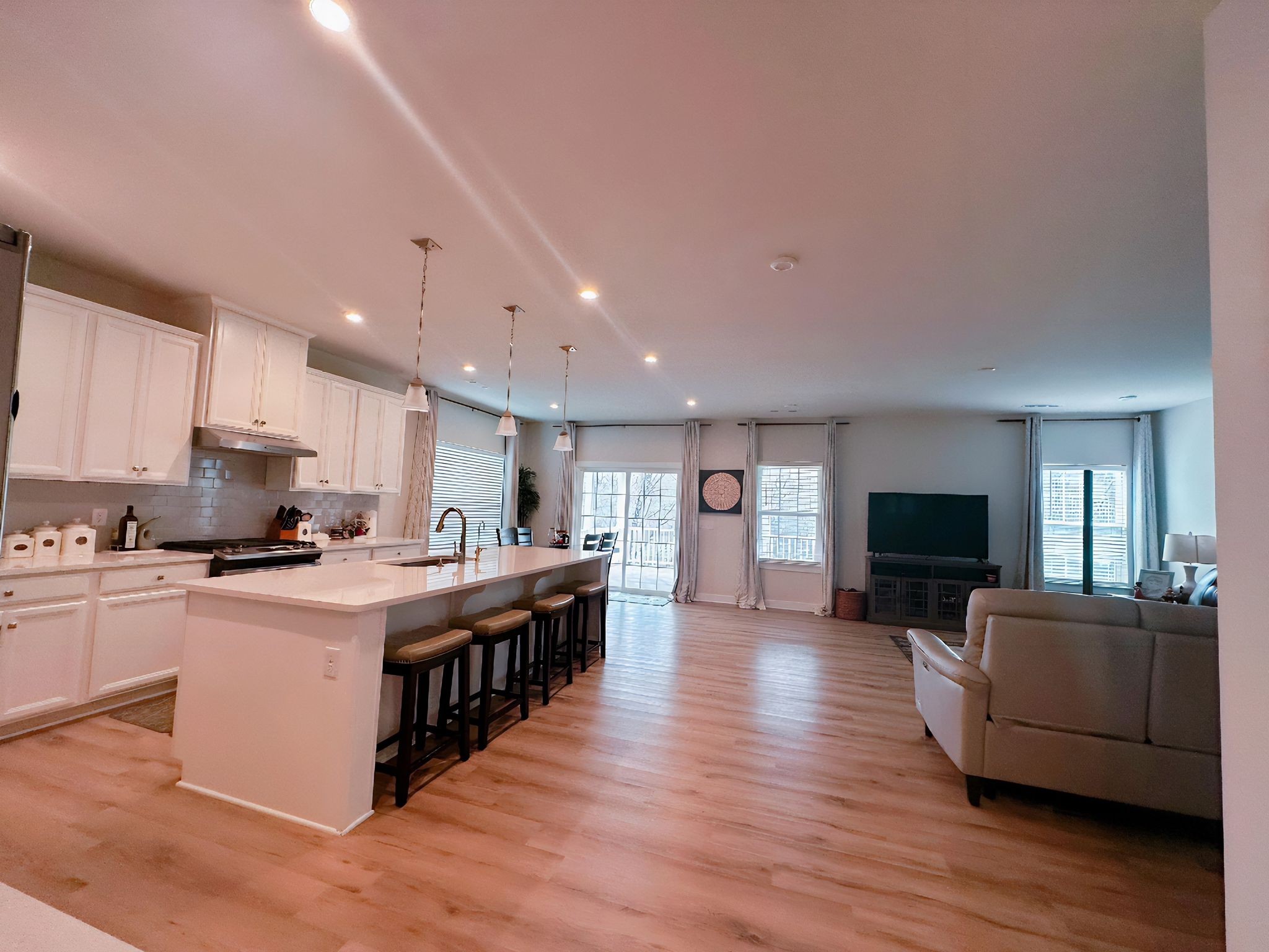 1122 Watermark Way