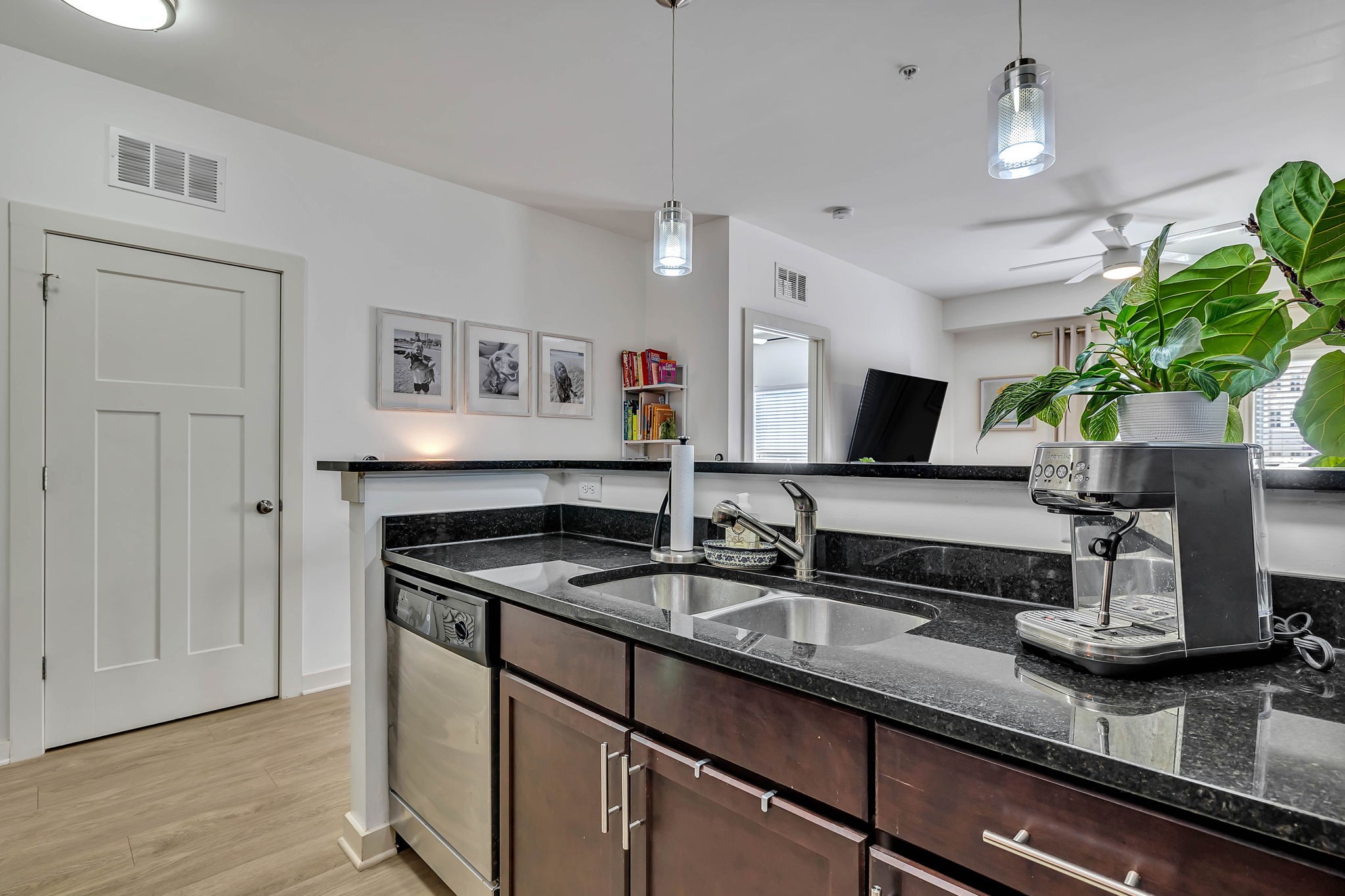 410 Rosedale Ave Unit: 110