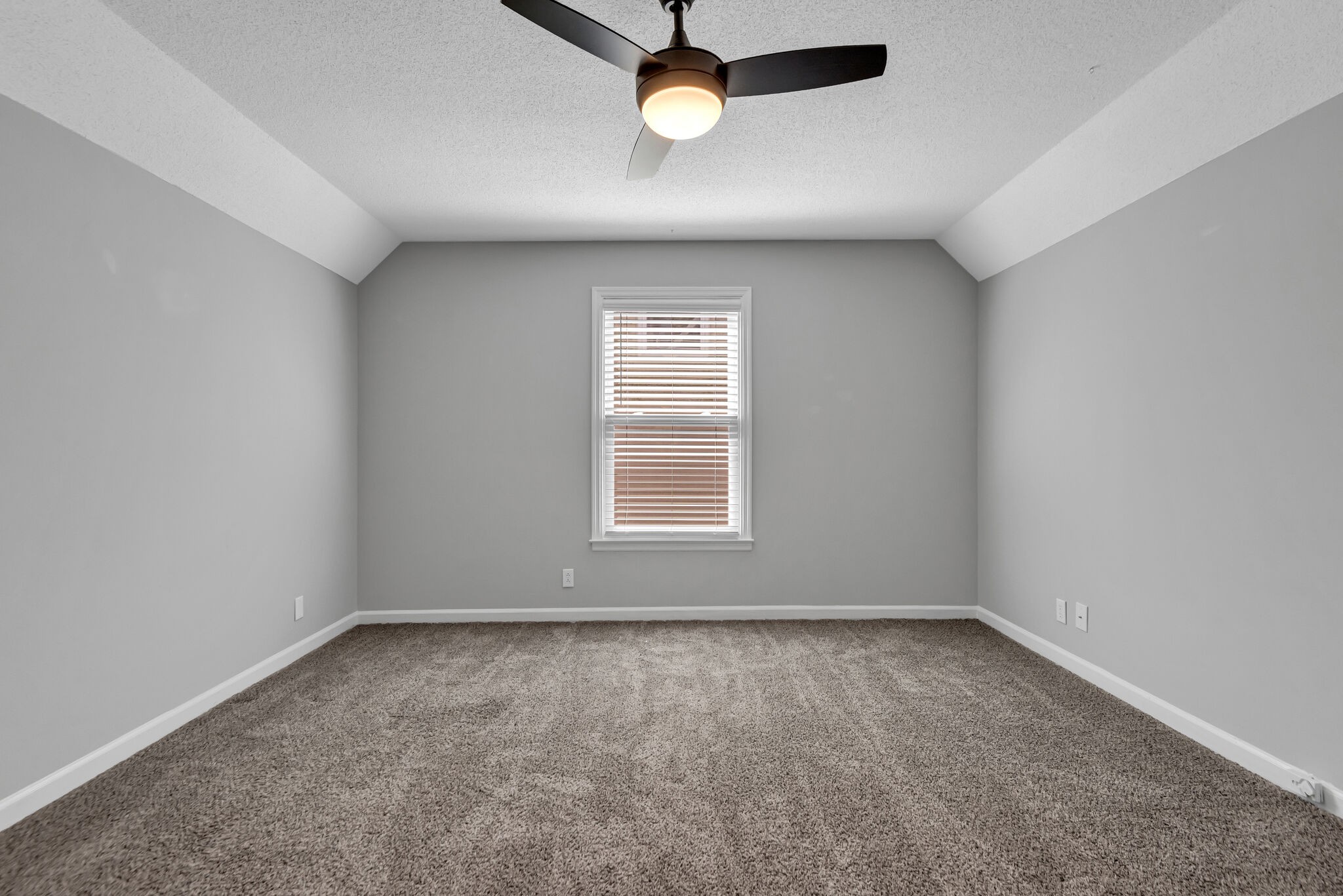5005 English Village Dr
