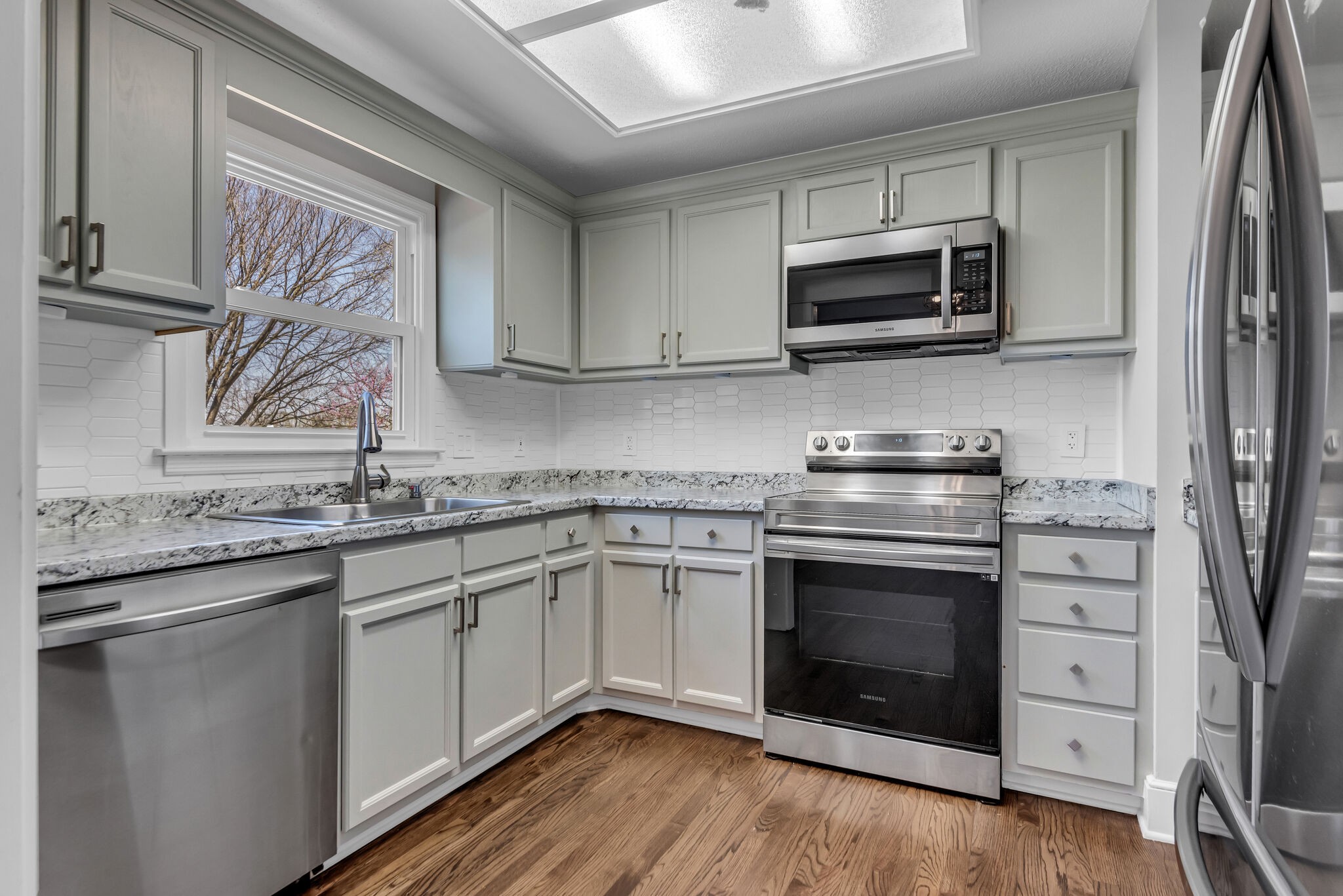 5005 English Village Dr