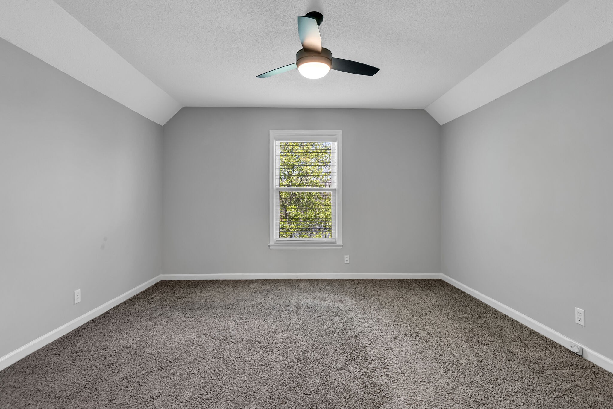 5005 English Village Dr