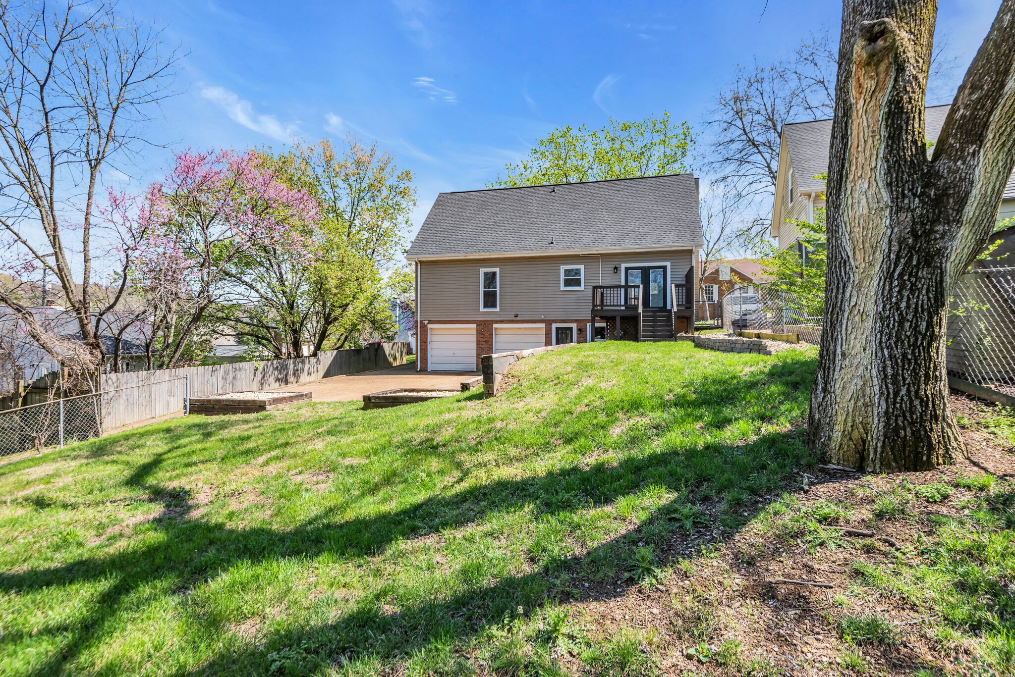 5005 English Village Dr