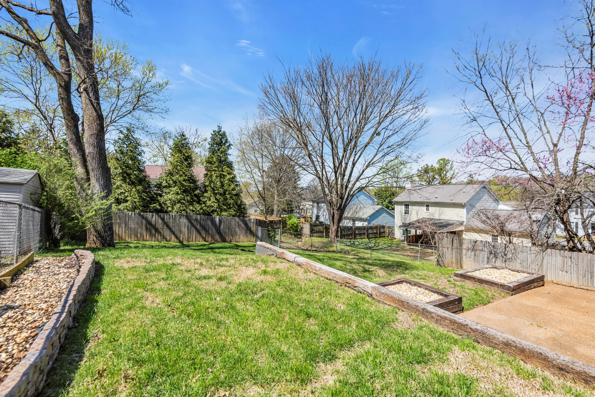 5005 English Village Dr